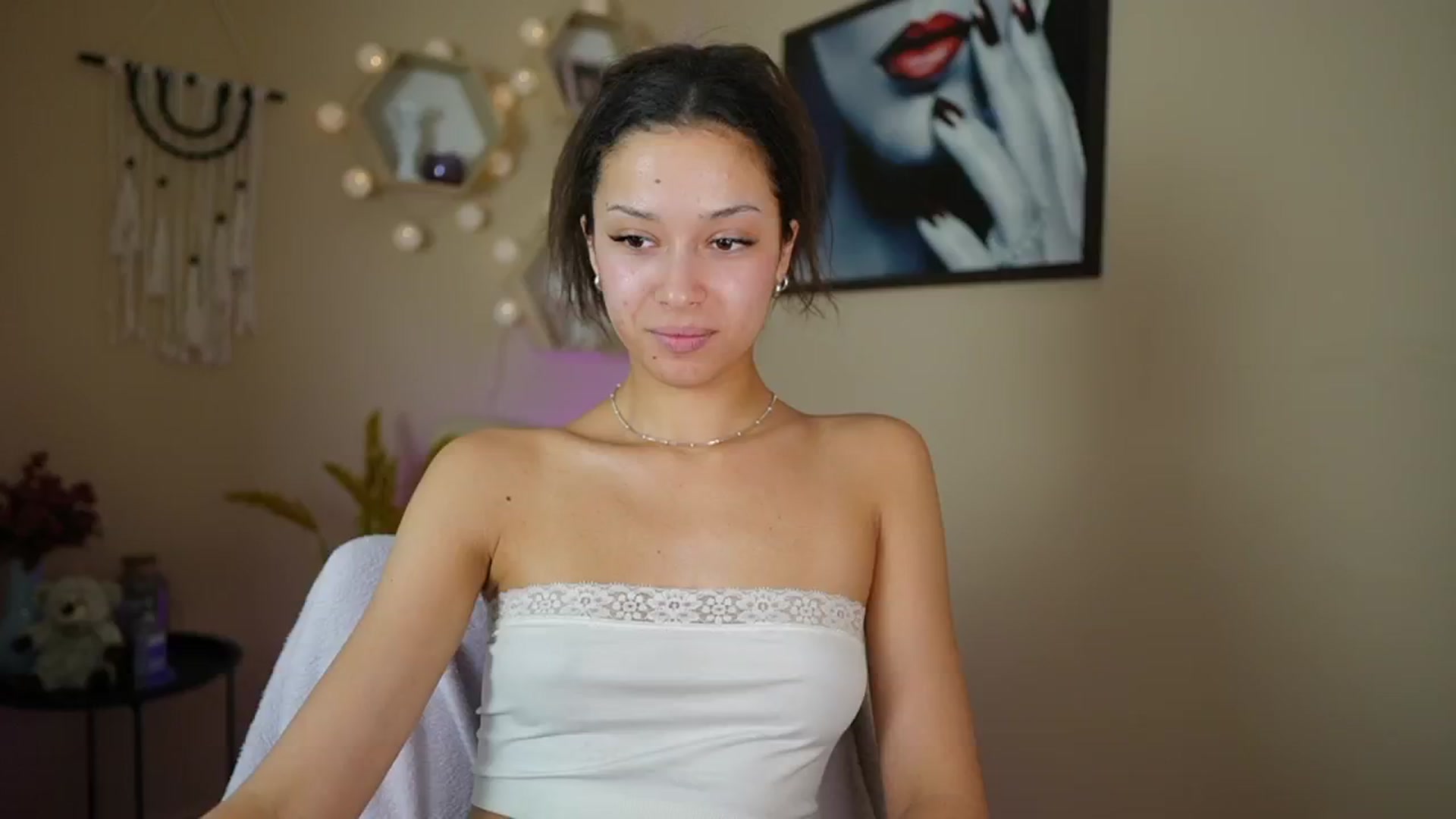 Gallery image thumbnail from Abbie_Maley18's myfreecams stream on, 04/28/2024, 17:47 image 9 of 20