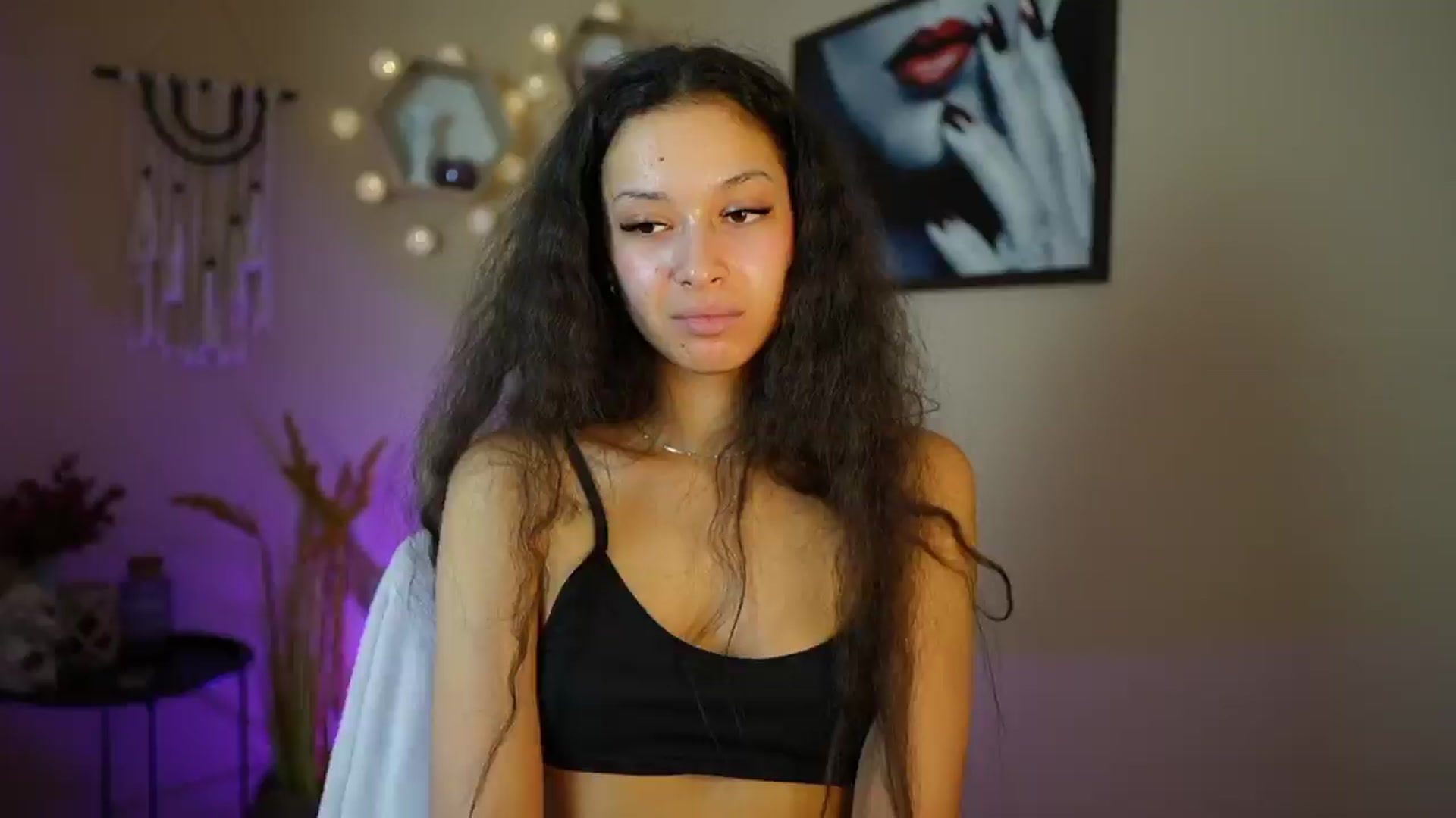Gallery image thumbnail from Abbie_Maley18's myfreecams stream on, 05/09/2024, 17:17 image 17 of 20