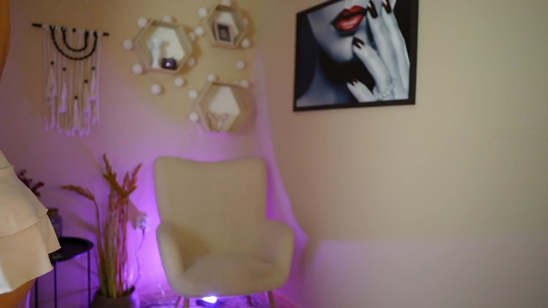 Gallery image thumbnail from Abbie_Maley18's myfreecams stream on, 05/10/2024, 13:47 image 11 of 20
