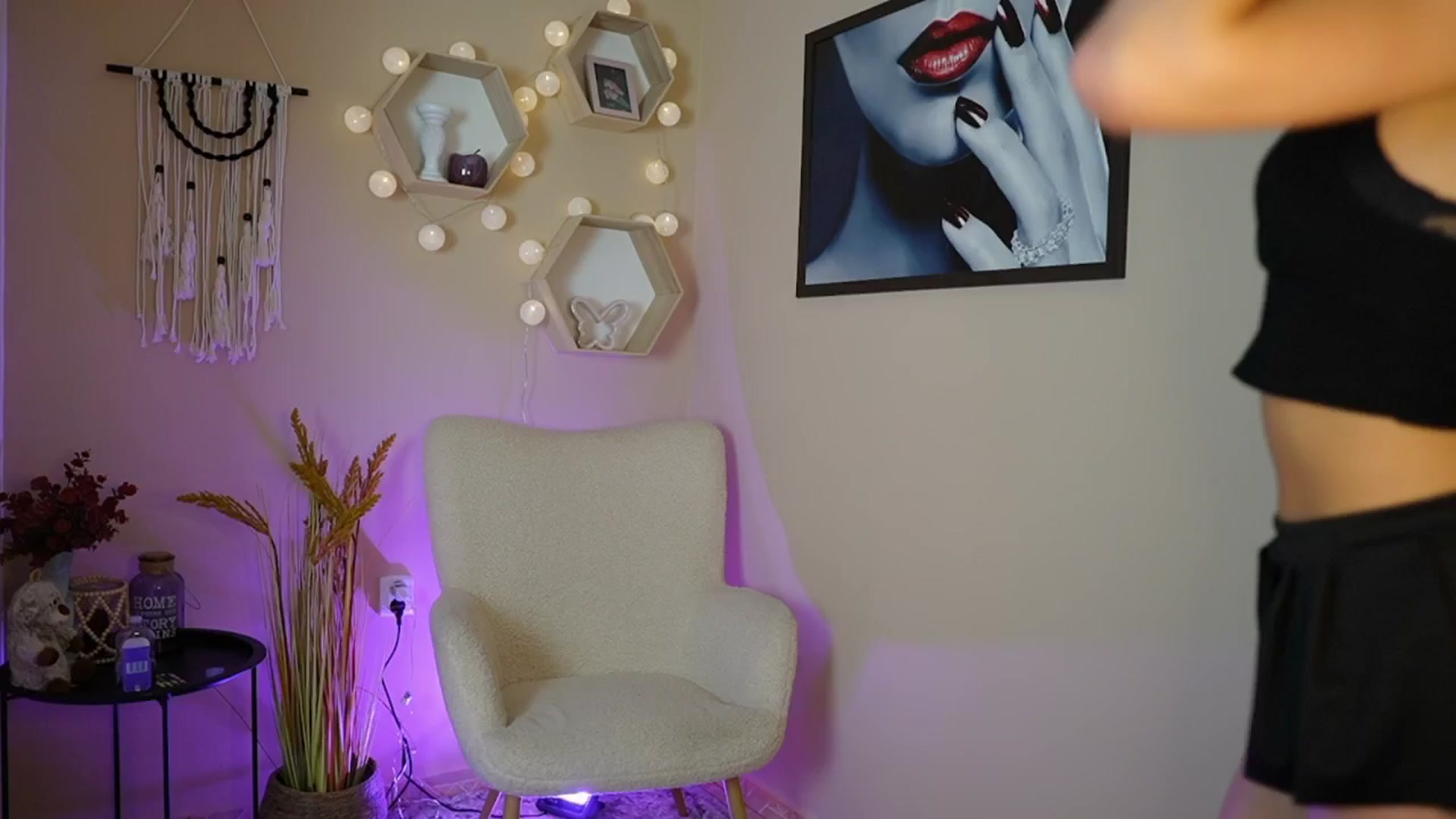 Gallery image thumbnail from Abbie_Maley18's myfreecams stream on, 05/12/2024, 15:41 image 11 of 20
