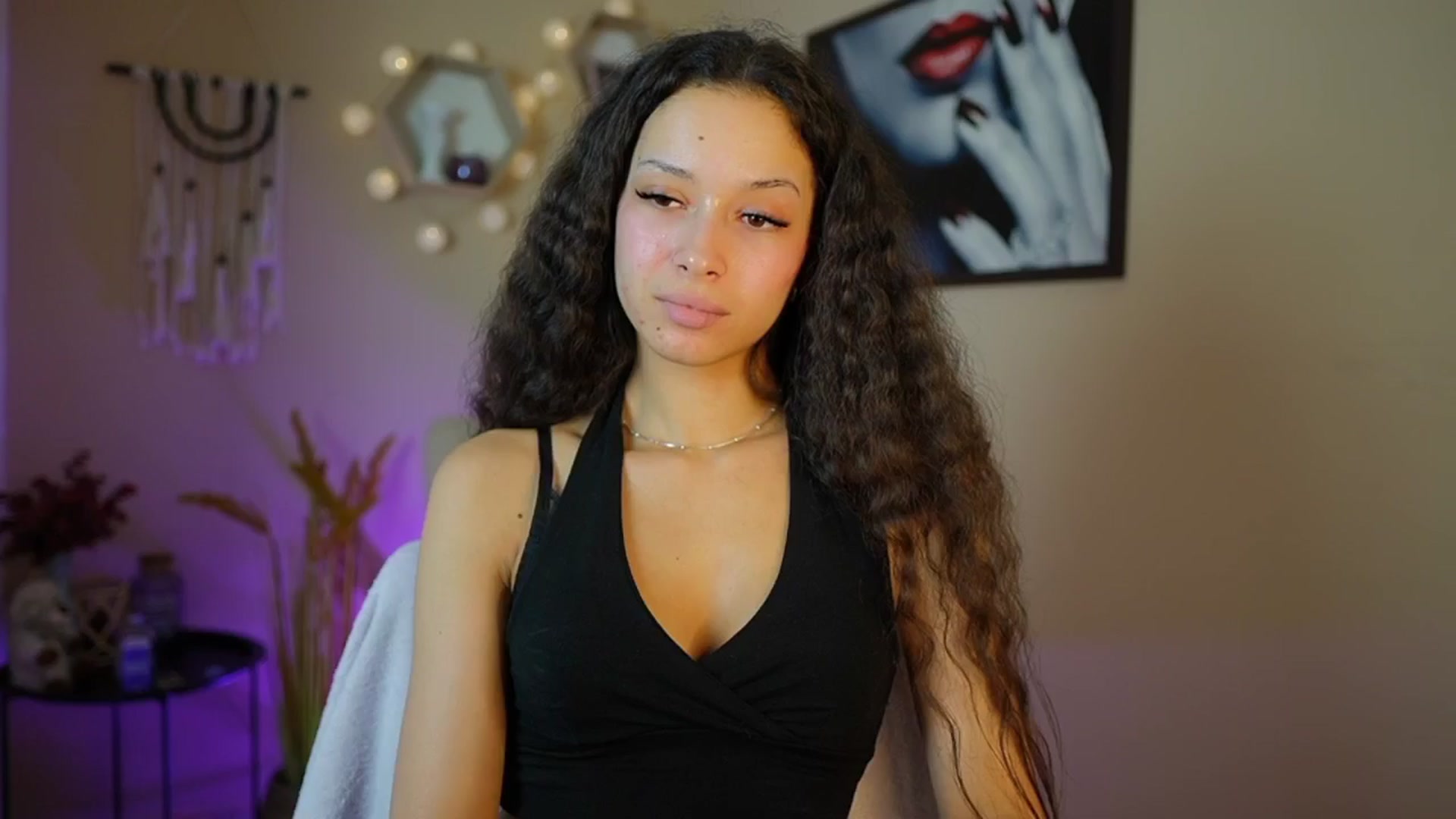 Gallery image thumbnail from Abbie_Maley18's myfreecams stream on, 05/12/2024, 16:11 image 3 of 20