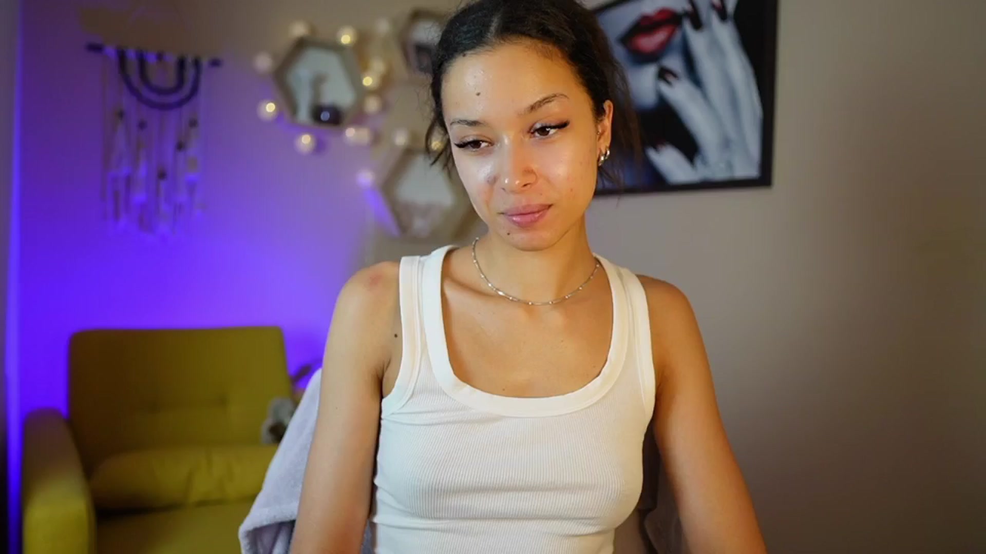 Gallery image thumbnail from Abbie_Maley18's myfreecams stream on, 06/08/2024, 16:39 image 6 of 20