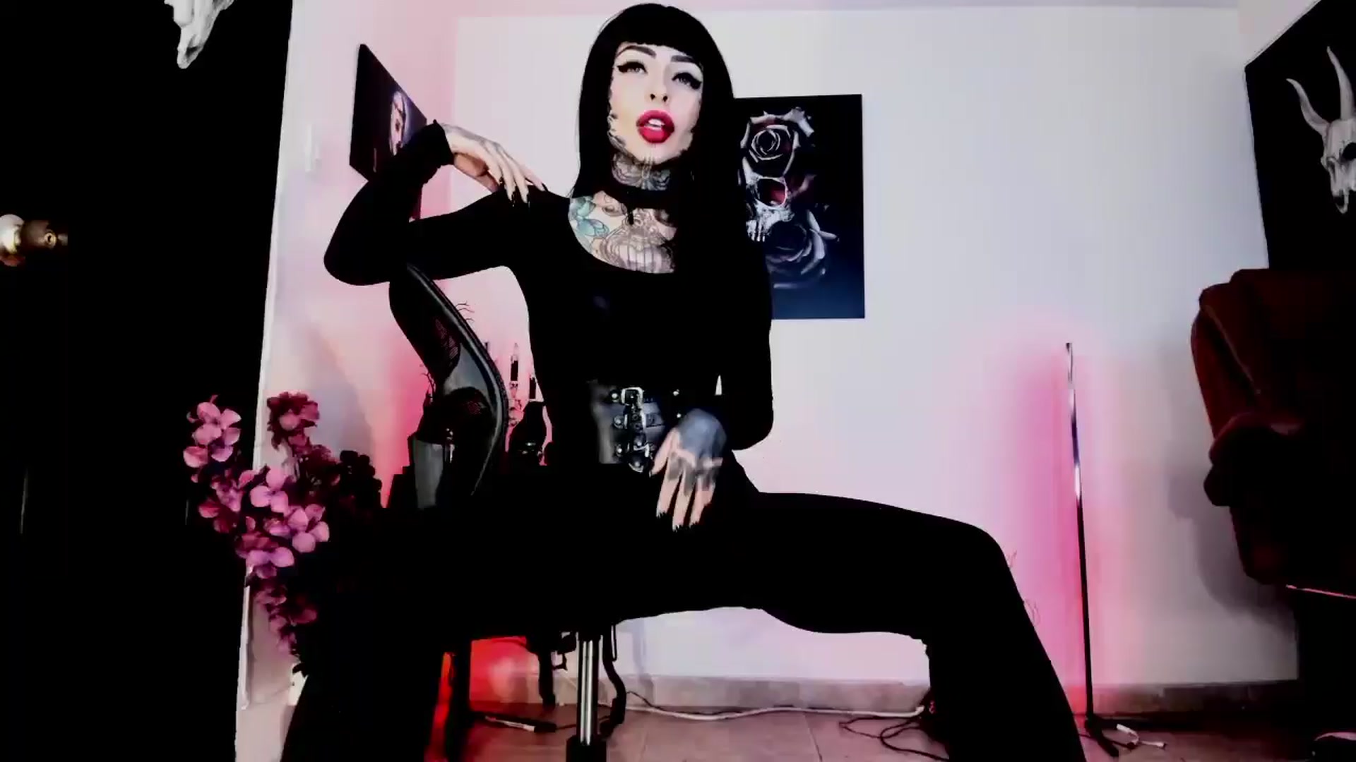 Gallery image thumbnail from AbbyPink's myfreecams stream on, 06/28/2025, 04:13 image 10 of 20