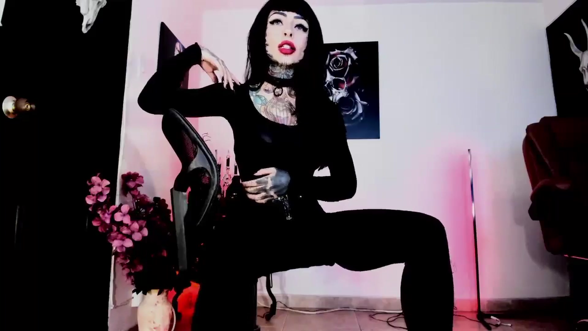 Gallery image thumbnail from AbbyPink's myfreecams stream on, 06/28/2025, 04:13 image 4 of 20