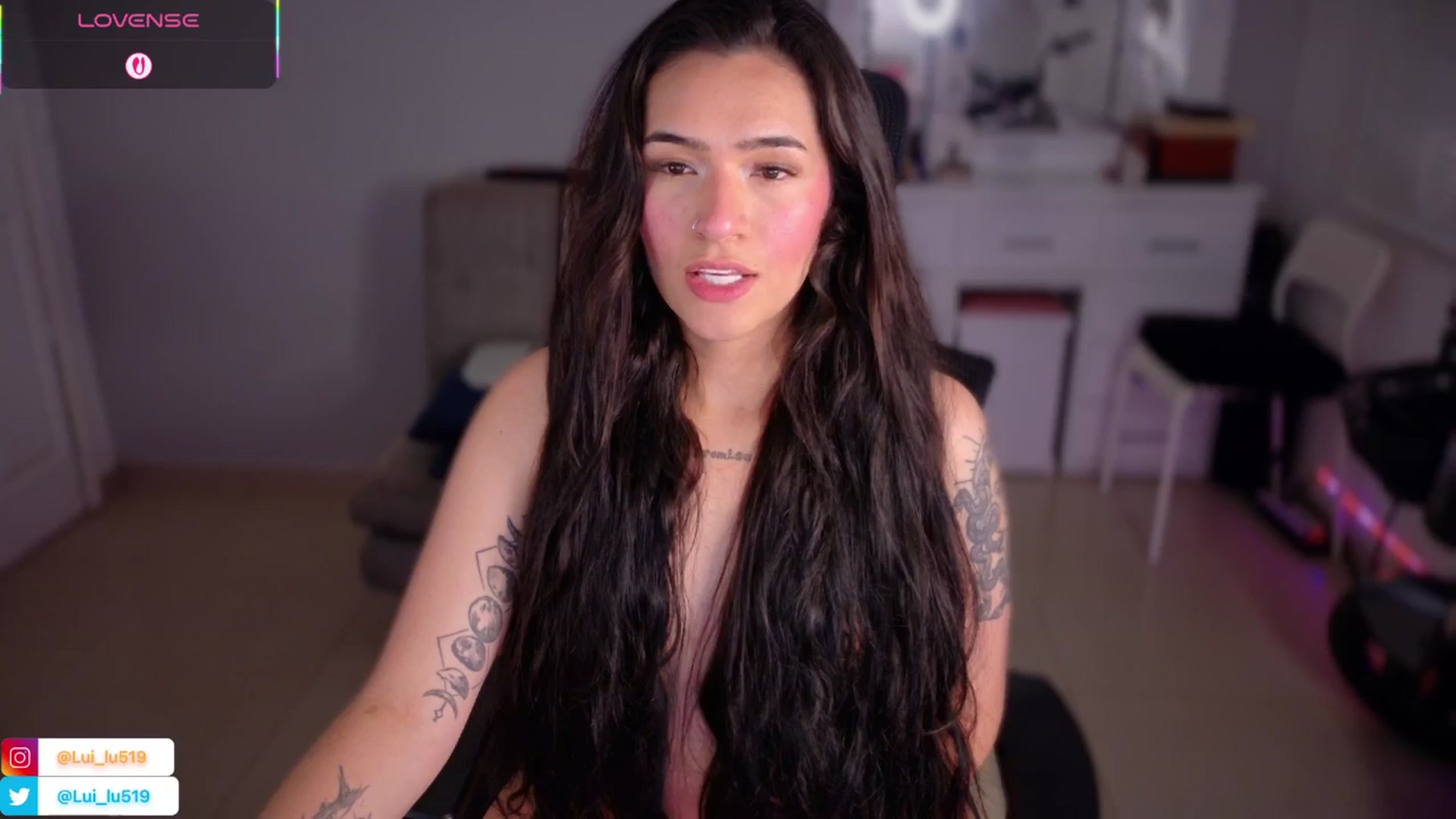 Gallery image thumbnail from Abby_Lu's myfreecams stream on, 06/01/2025, 24:08 image 17 of 20