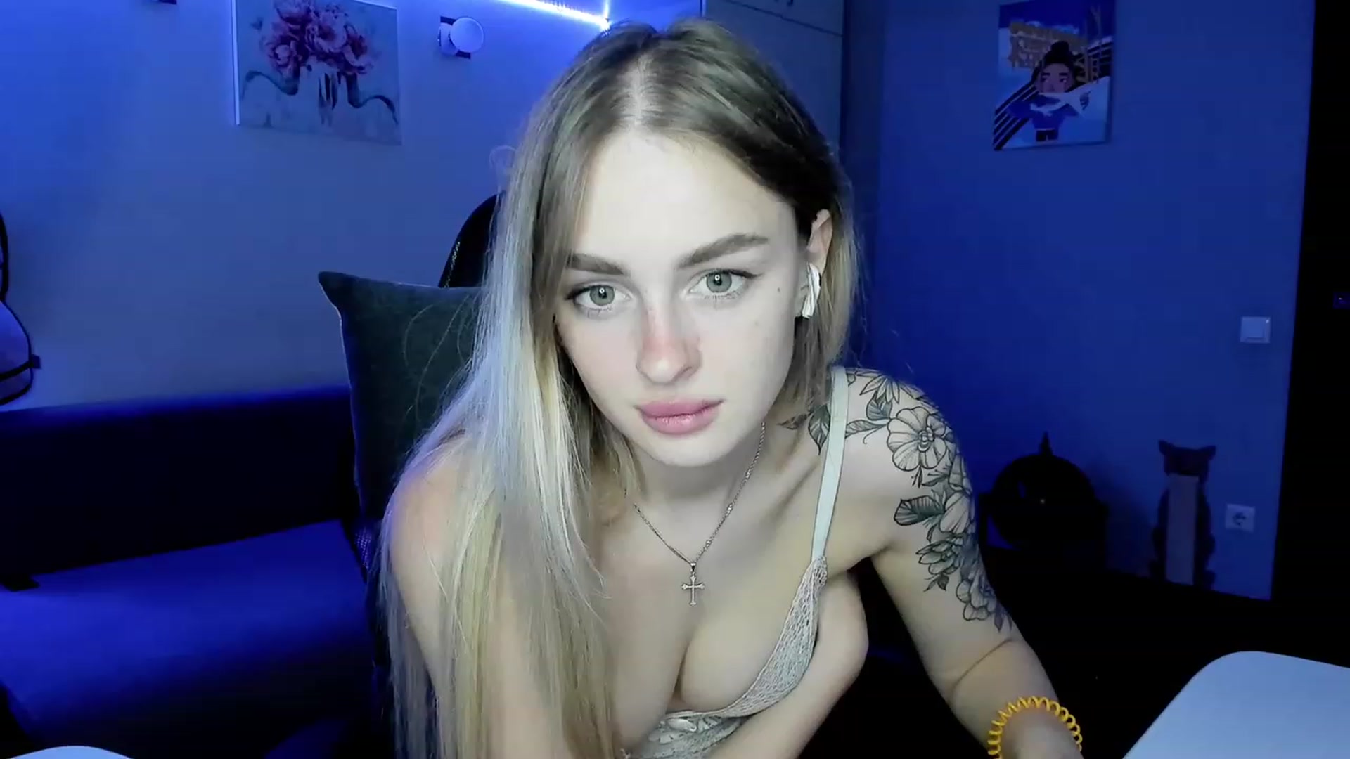 Gallery image thumbnail from Abby__x's myfreecams stream on, 08/16/2023, 20:05 image 6 of 20