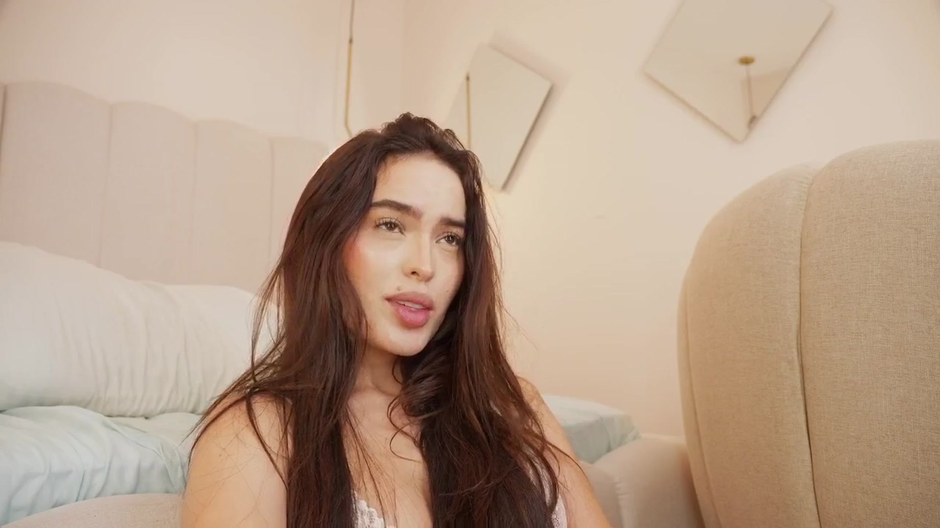 Gallery image thumbnail from Abby_me's myfreecams stream on, 07/14/2025, 18:31 image 11 of 20