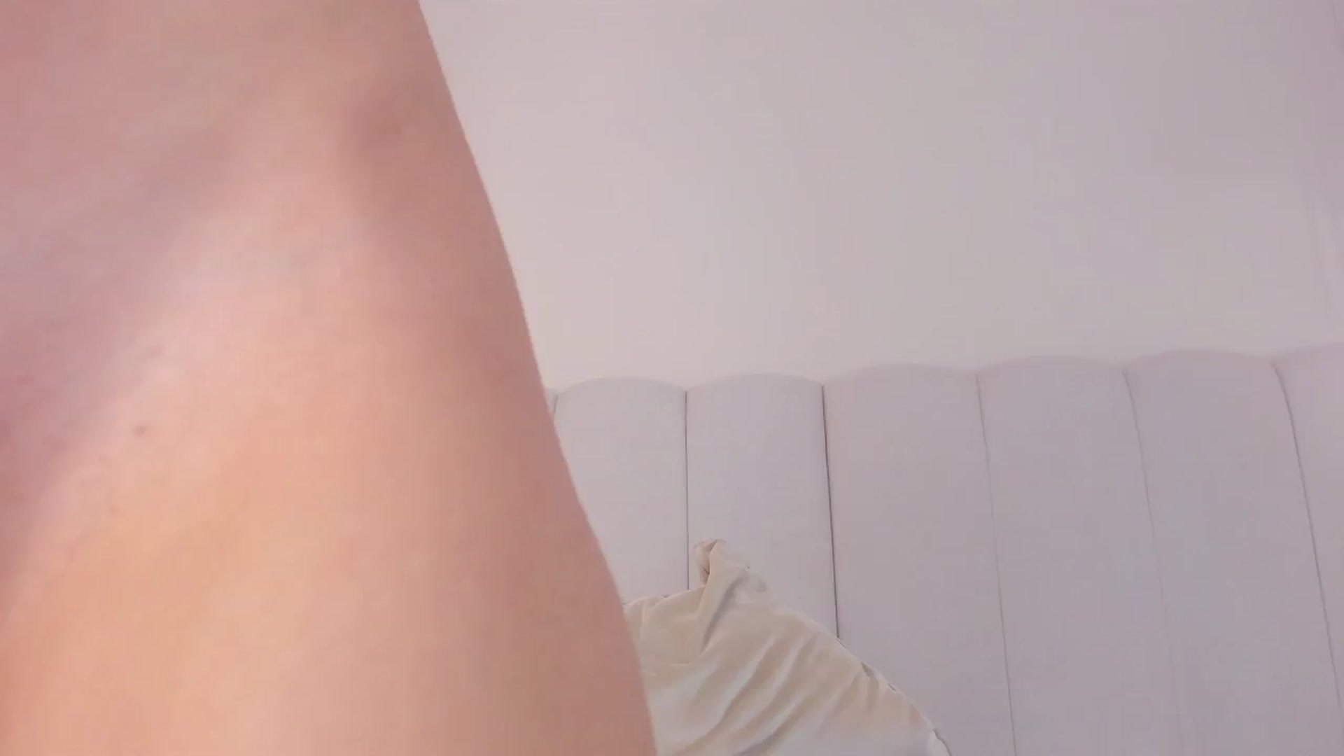 Gallery image thumbnail from Abby_me's myfreecams stream on, 08/23/2025, 14:42 image 7 of 20