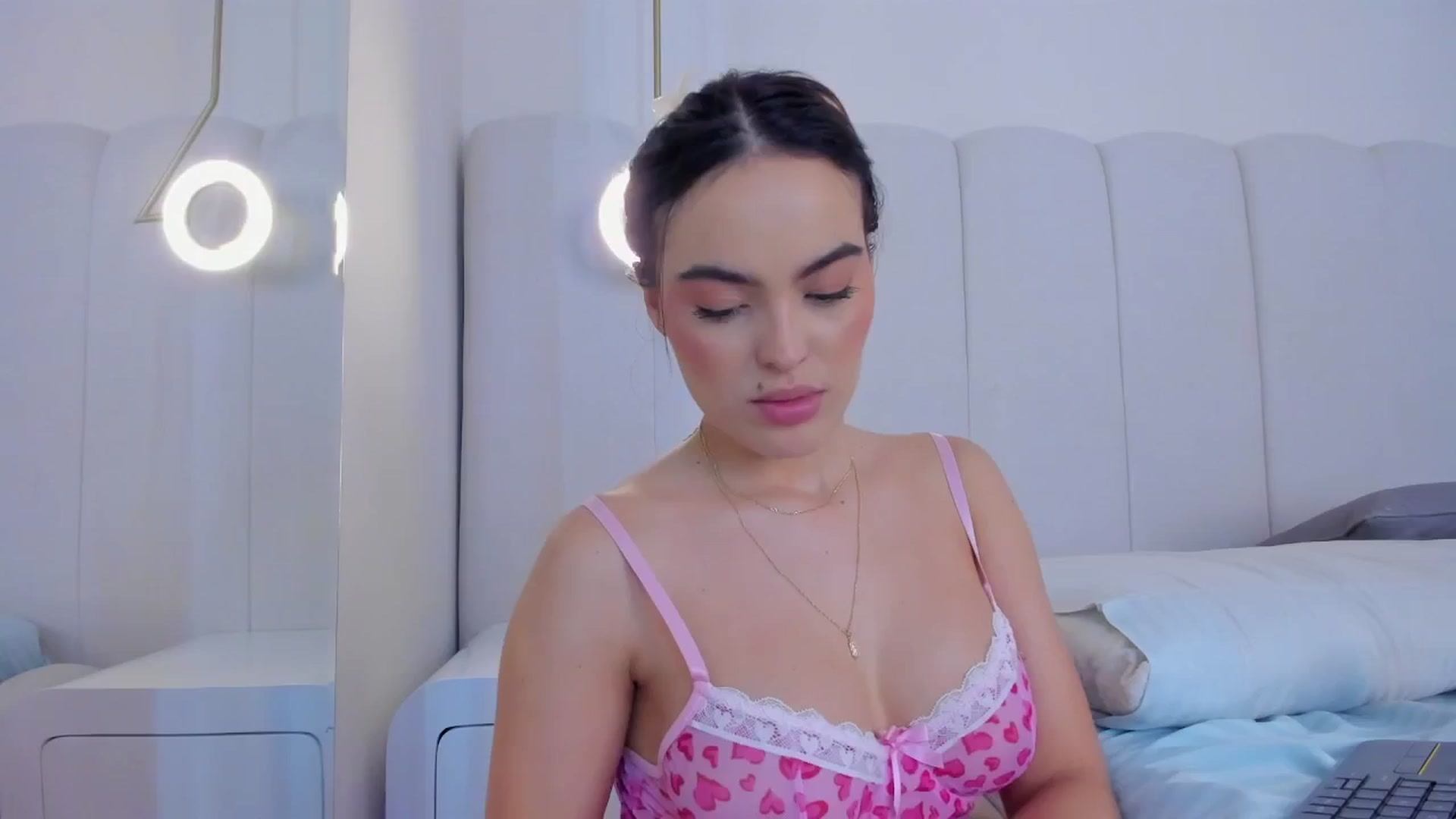 Gallery image thumbnail from Abby_me's myfreecams stream on, 09/03/2025, 18:41 image 4 of 20