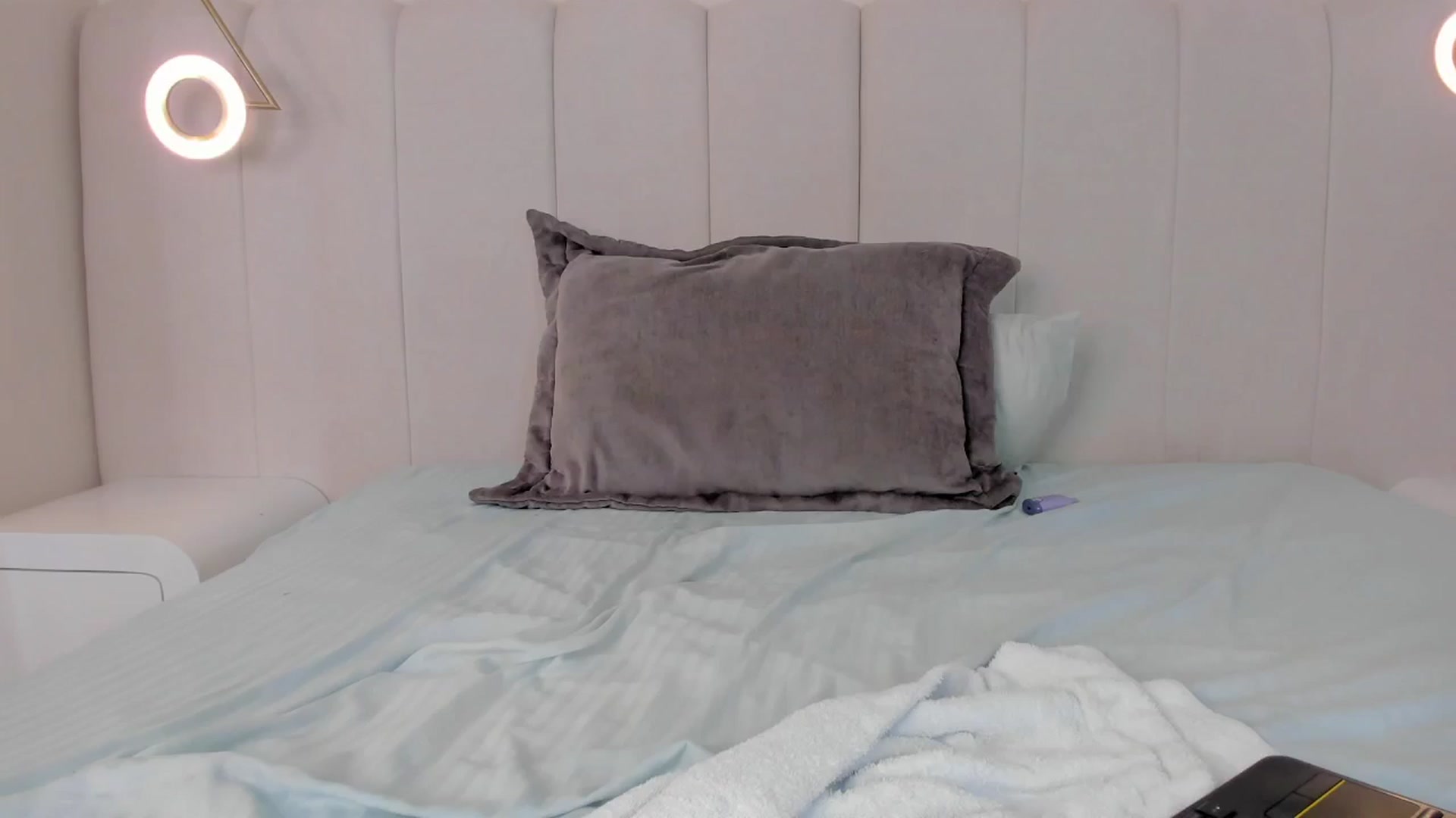 Gallery image thumbnail from Abby_me's myfreecams stream on, 09/14/2025, 15:13 image 15 of 20