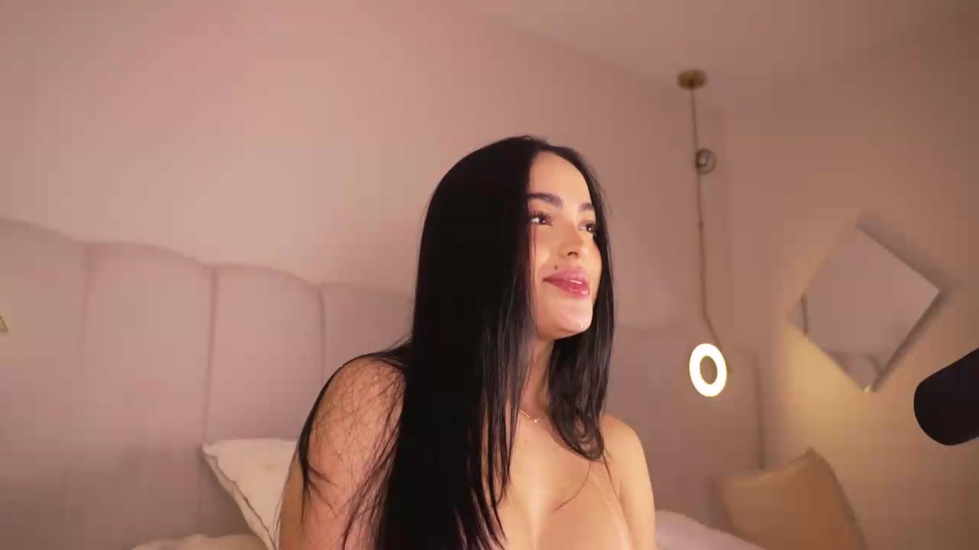 Gallery image thumbnail from Abby_me's myfreecams stream on, 06/26/2026, 15:03 image 15 of 20