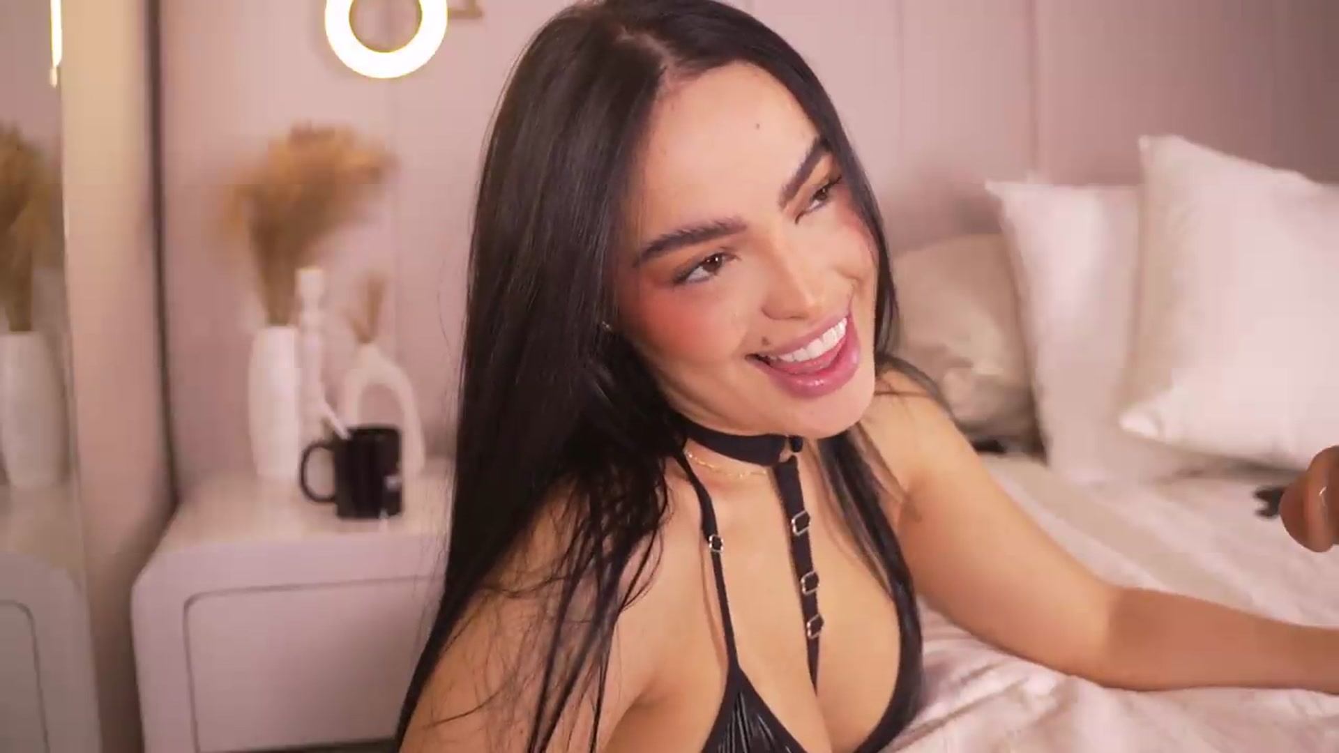 Gallery image thumbnail from Abby_me's myfreecams stream on, 07/06/2026, 15:39 image 5 of 20