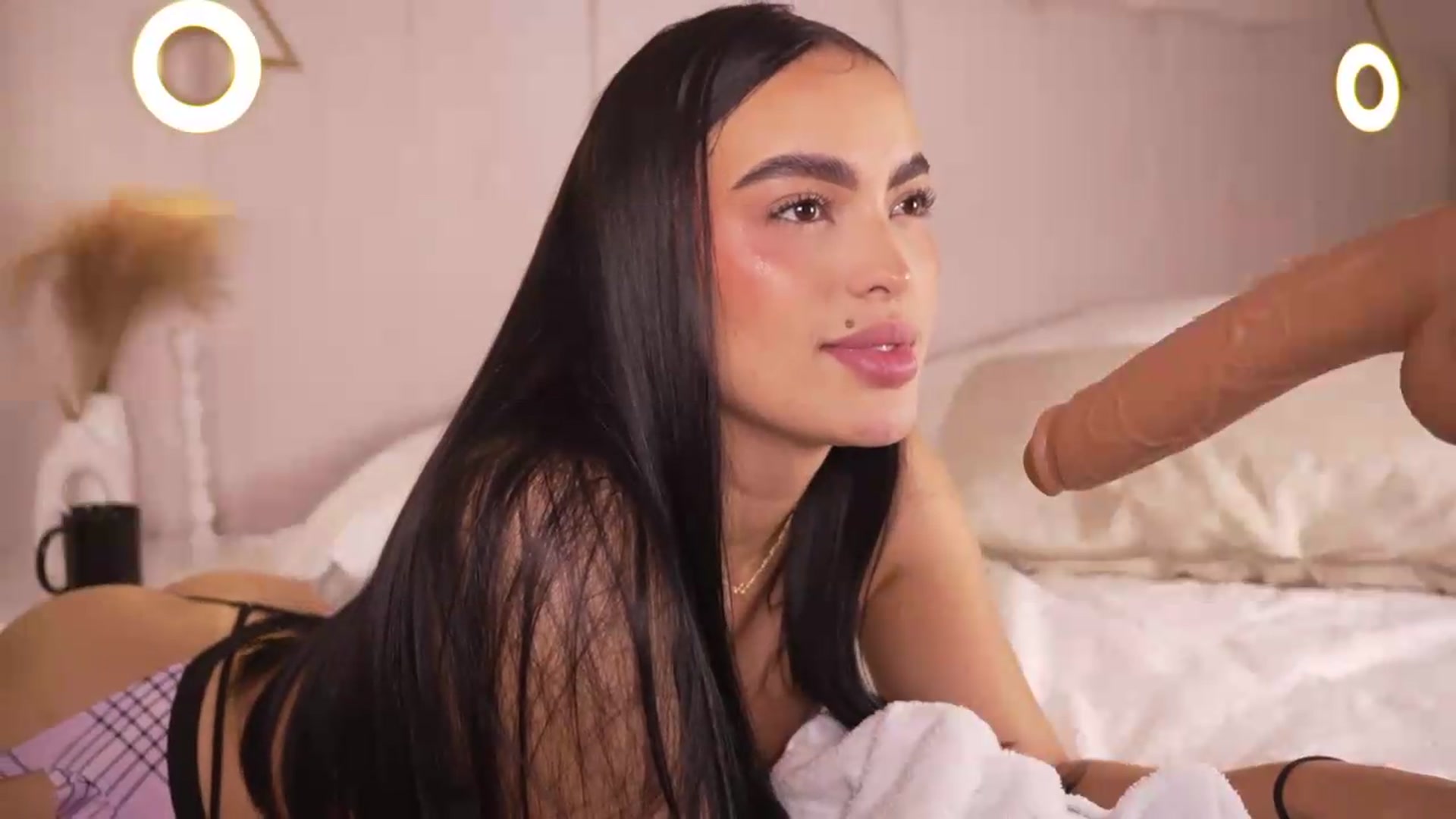 Gallery image thumbnail from Abby_me's myfreecams stream on, 07/10/2026, 17:57 image 18 of 20