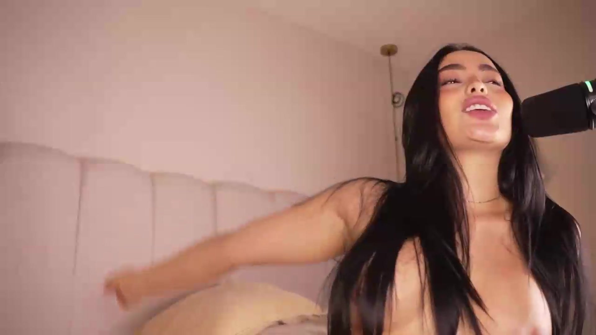 Gallery image thumbnail from Abby_me's myfreecams stream on, 07/11/2026, 19:27 image 11 of 20