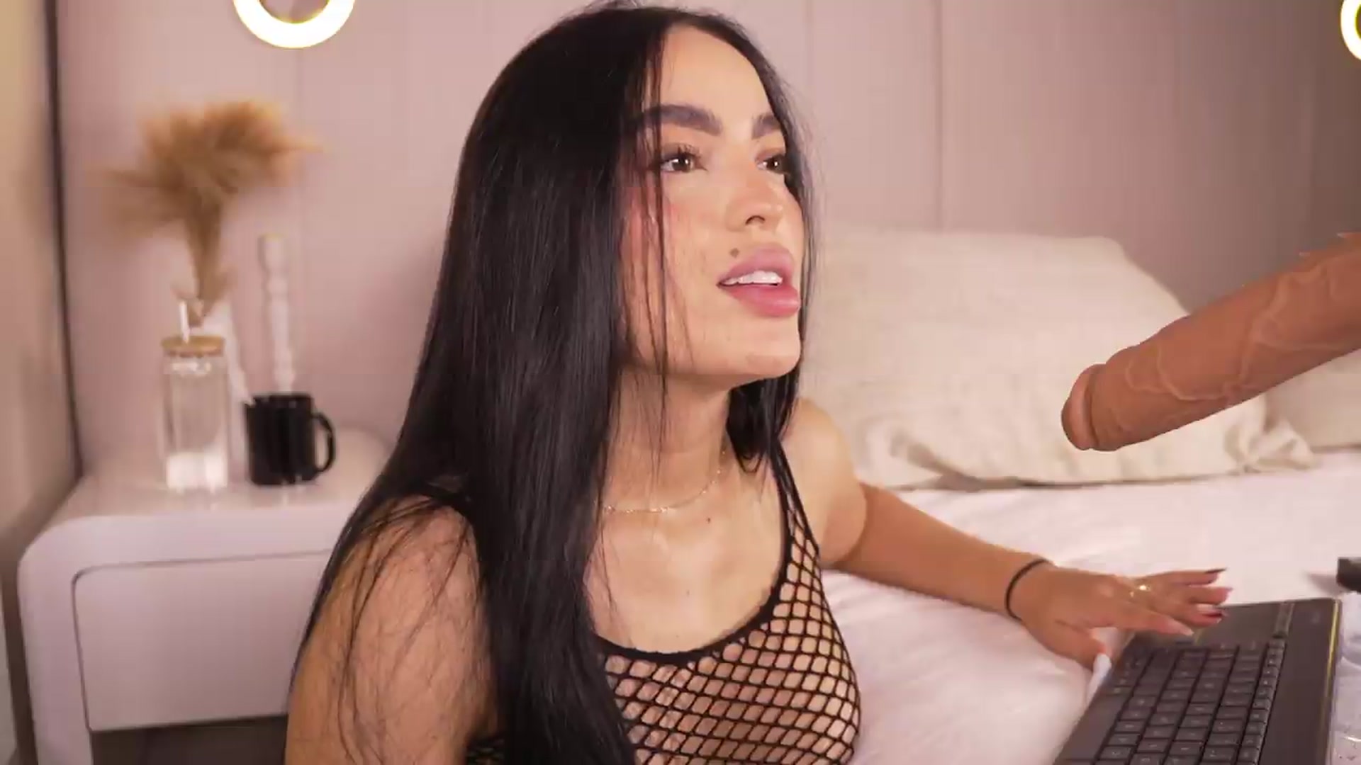 Gallery image thumbnail from Abby_me's myfreecams stream on, 07/18/2026, 14:56 image 11 of 20