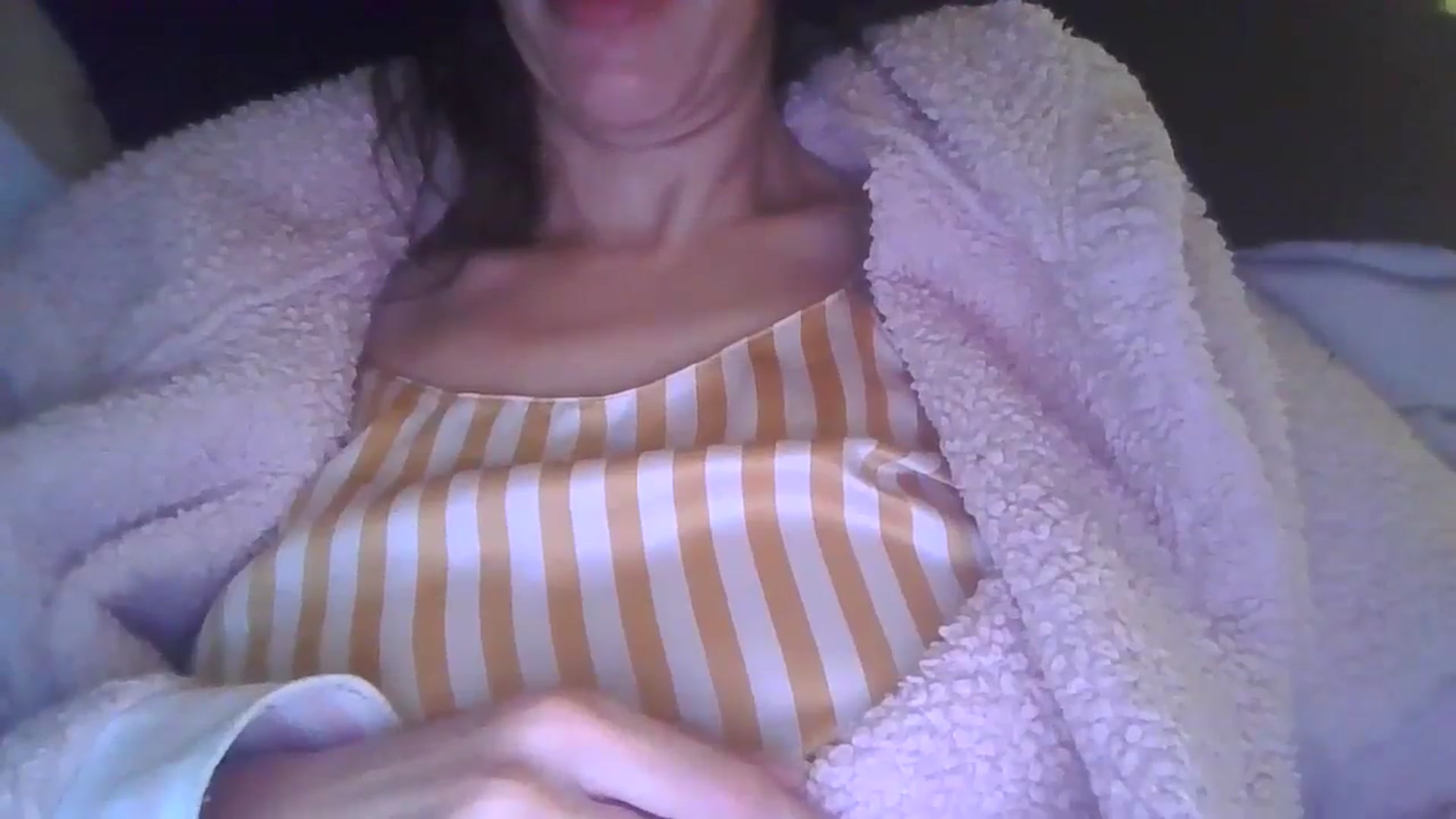 Gallery image thumbnail from Abc123456789's myfreecams stream on, 10/22/2023, 16:36 image 4 of 20