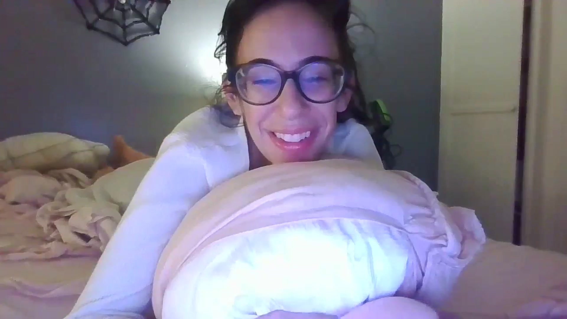 Gallery image thumbnail from Abc123456789's myfreecams stream on, 10/24/2023, 10:13 image 16 of 20