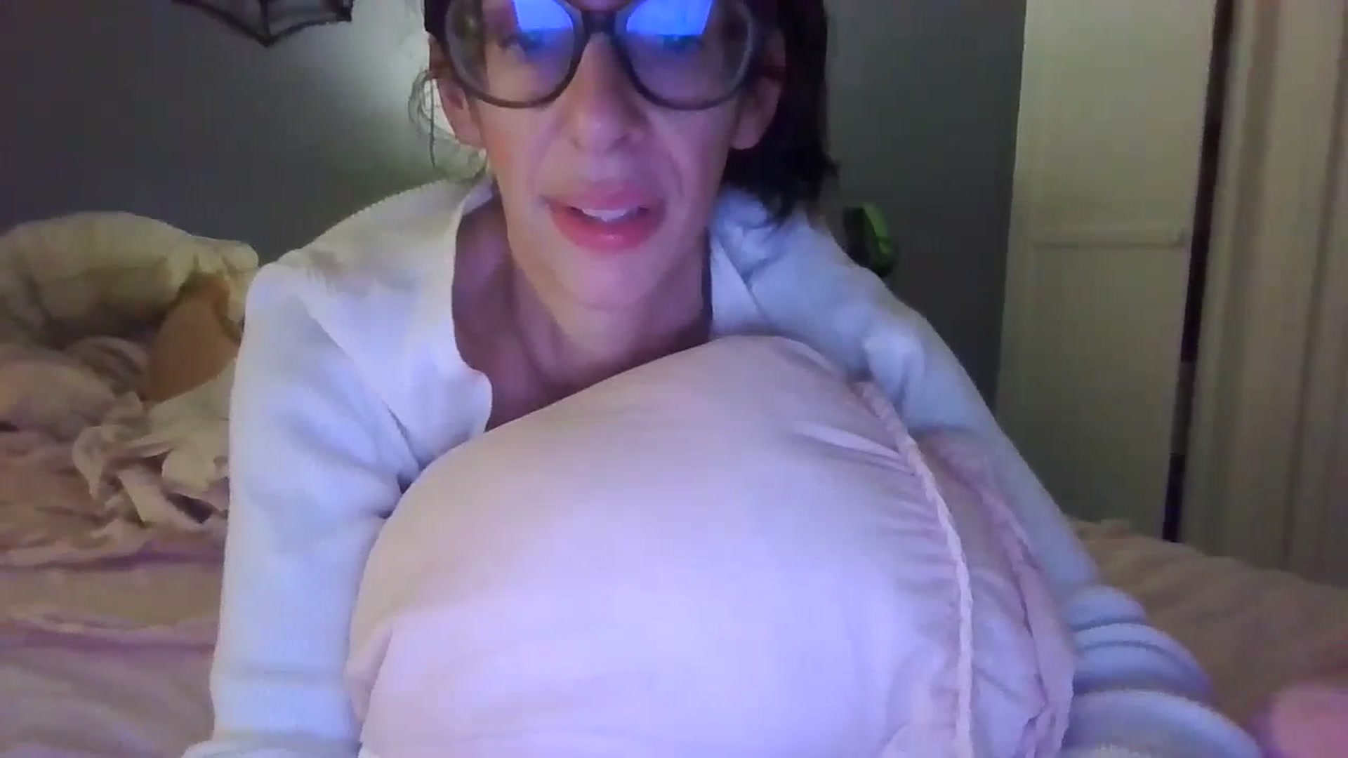 Gallery image thumbnail from Abc123456789's myfreecams stream on, 10/24/2023, 10:13 image 11 of 20