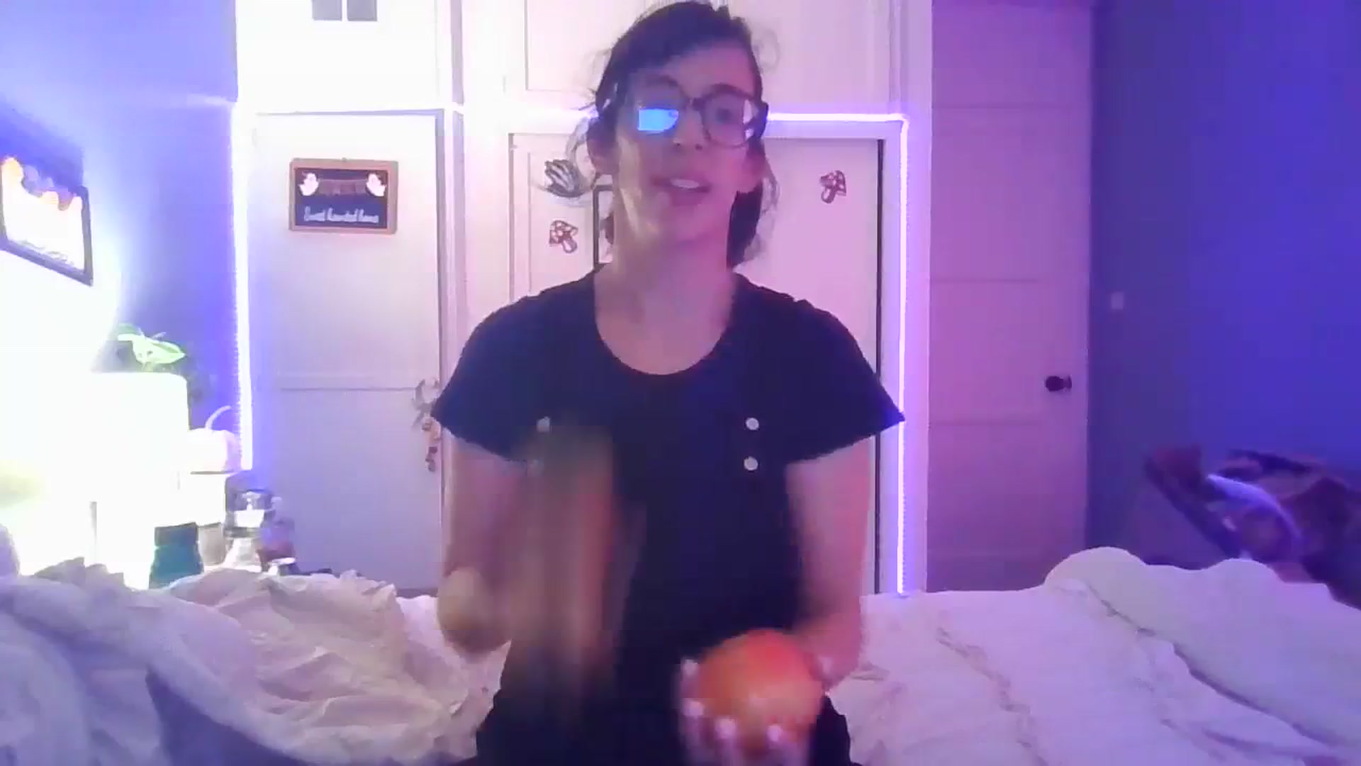 Gallery image thumbnail from Abc123456789's myfreecams stream on, 10/30/2023, 03:23 image 3 of 20