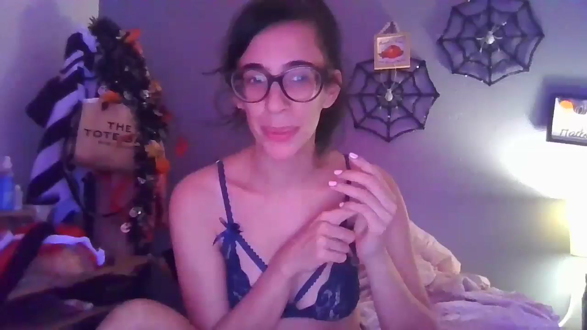 Gallery image thumbnail from Abc123456789's myfreecams stream on, 10/30/2023, 03:23 image 15 of 20