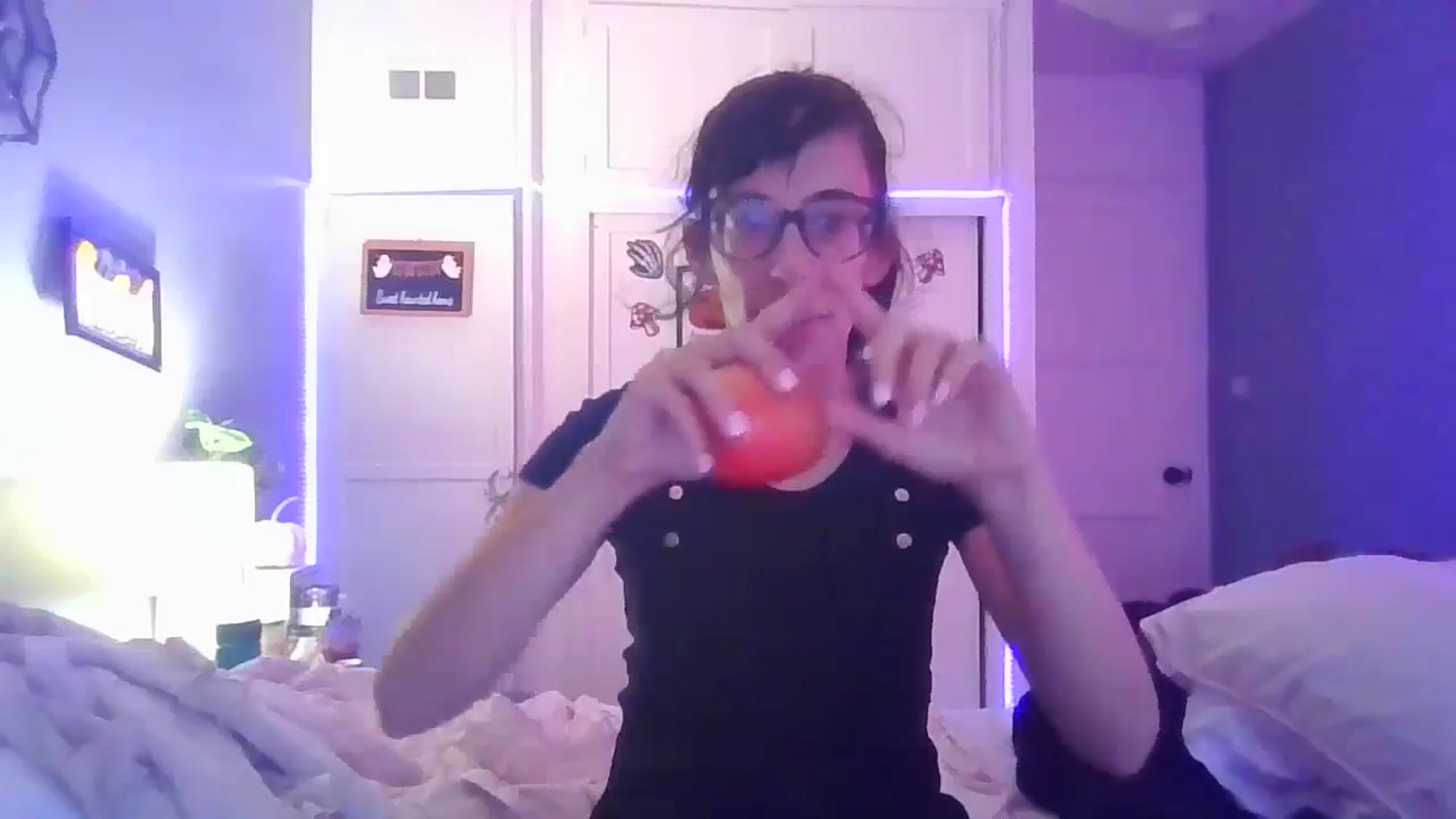 Gallery image thumbnail from Abc123456789's myfreecams stream on, 10/30/2023, 03:23 image 2 of 20