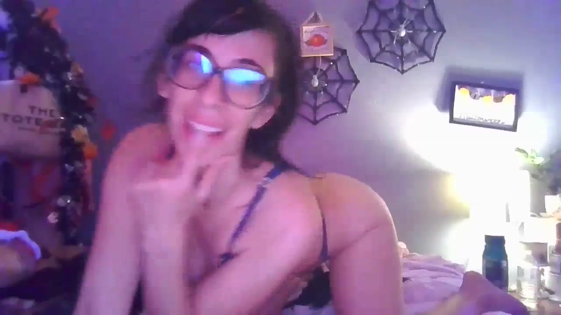 Gallery image thumbnail from Abc123456789's myfreecams stream on, 10/30/2023, 03:23 image 13 of 20