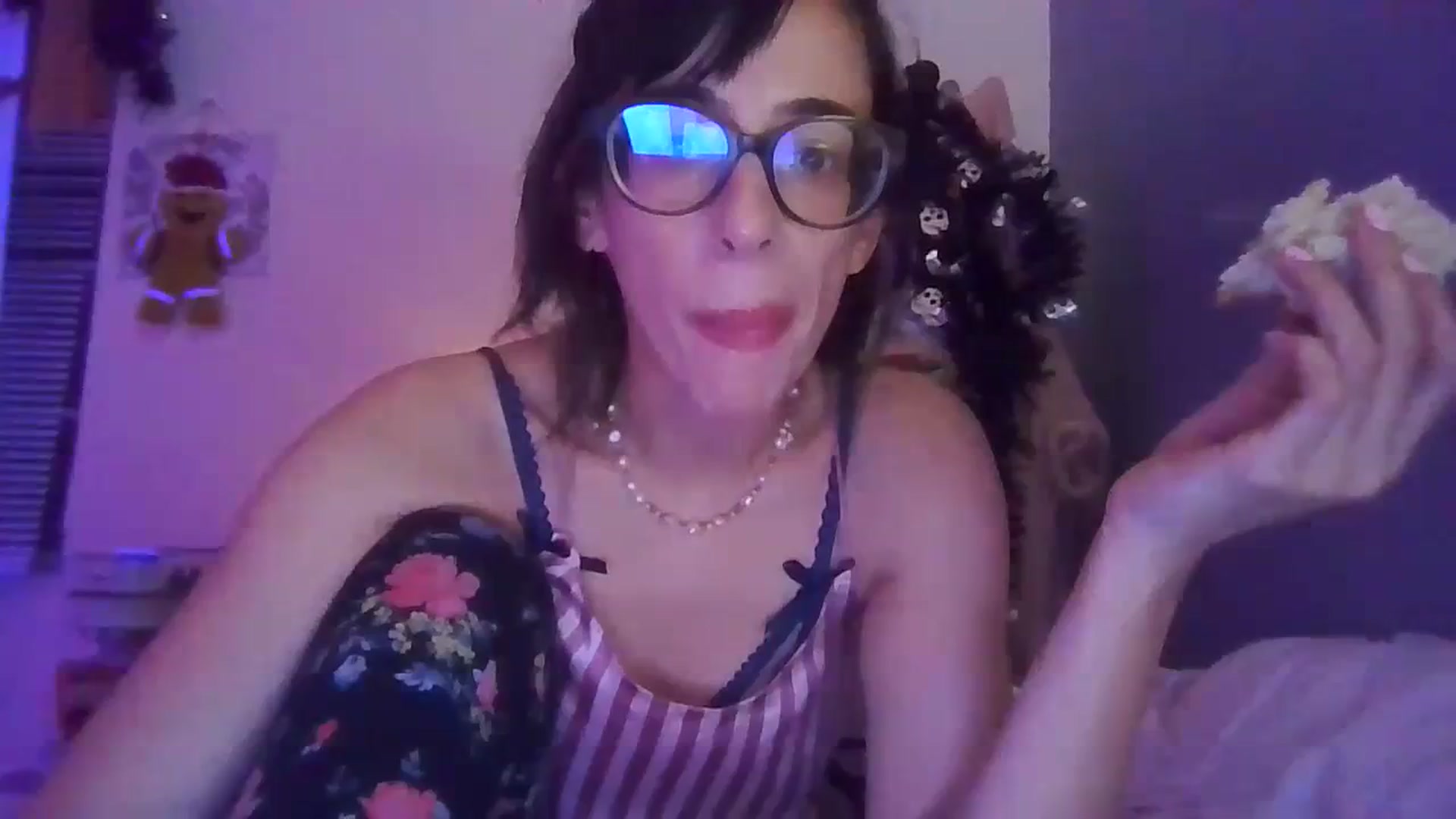 Gallery image thumbnail from Abc123456789's myfreecams stream on, 10/30/2023, 12:20 image 12 of 20