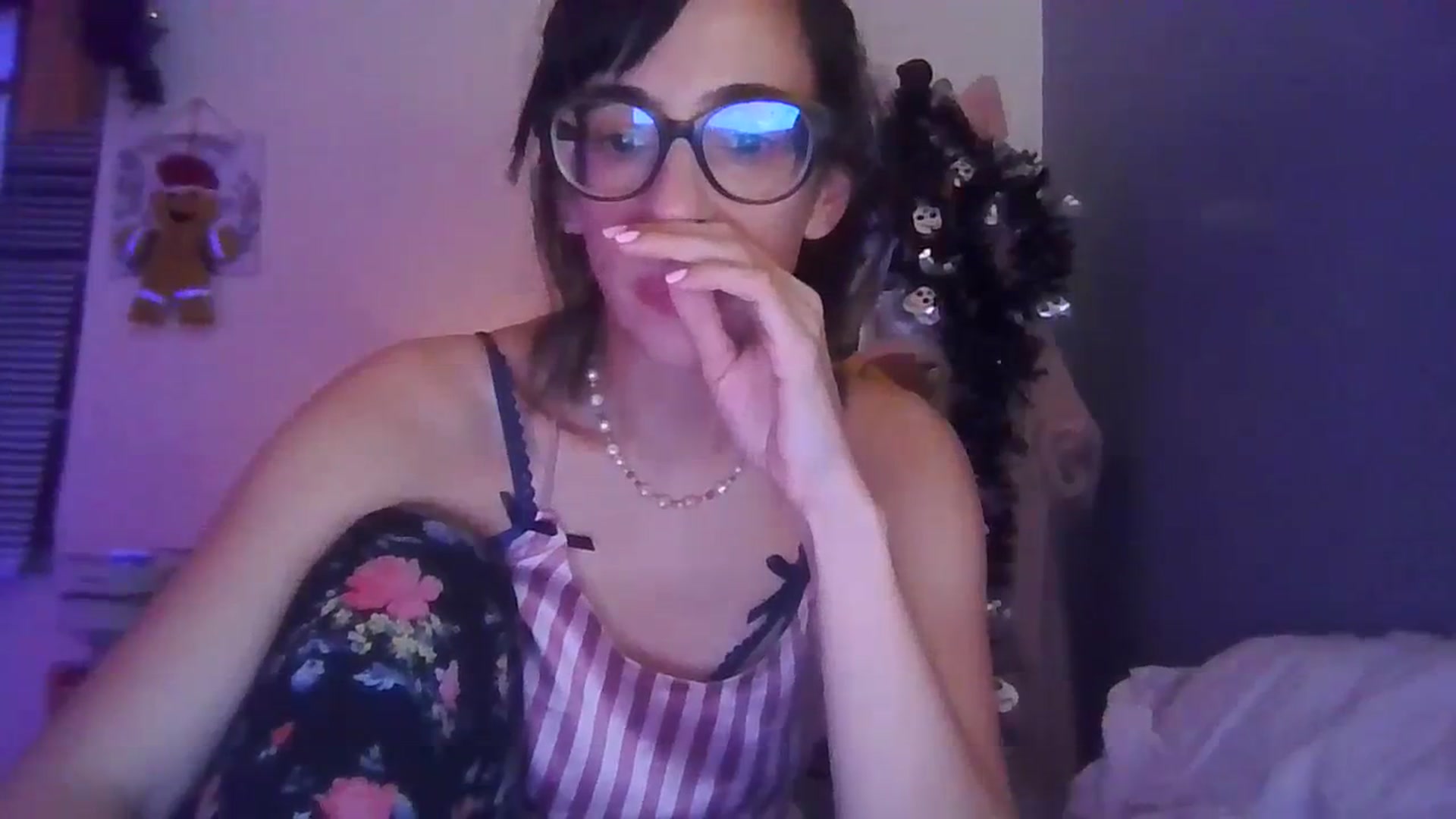 Gallery image thumbnail from Abc123456789's myfreecams stream on, 10/30/2023, 12:20 image 9 of 20