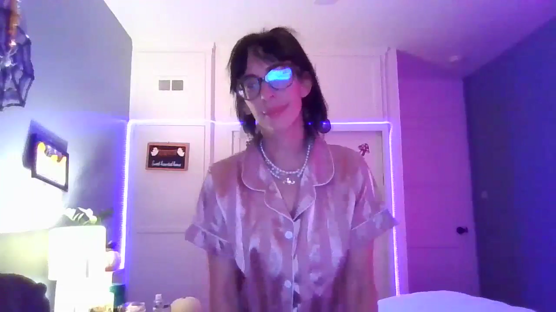 Gallery image thumbnail from Abc123456789's myfreecams stream on, 10/31/2023, 11:44 image 18 of 20