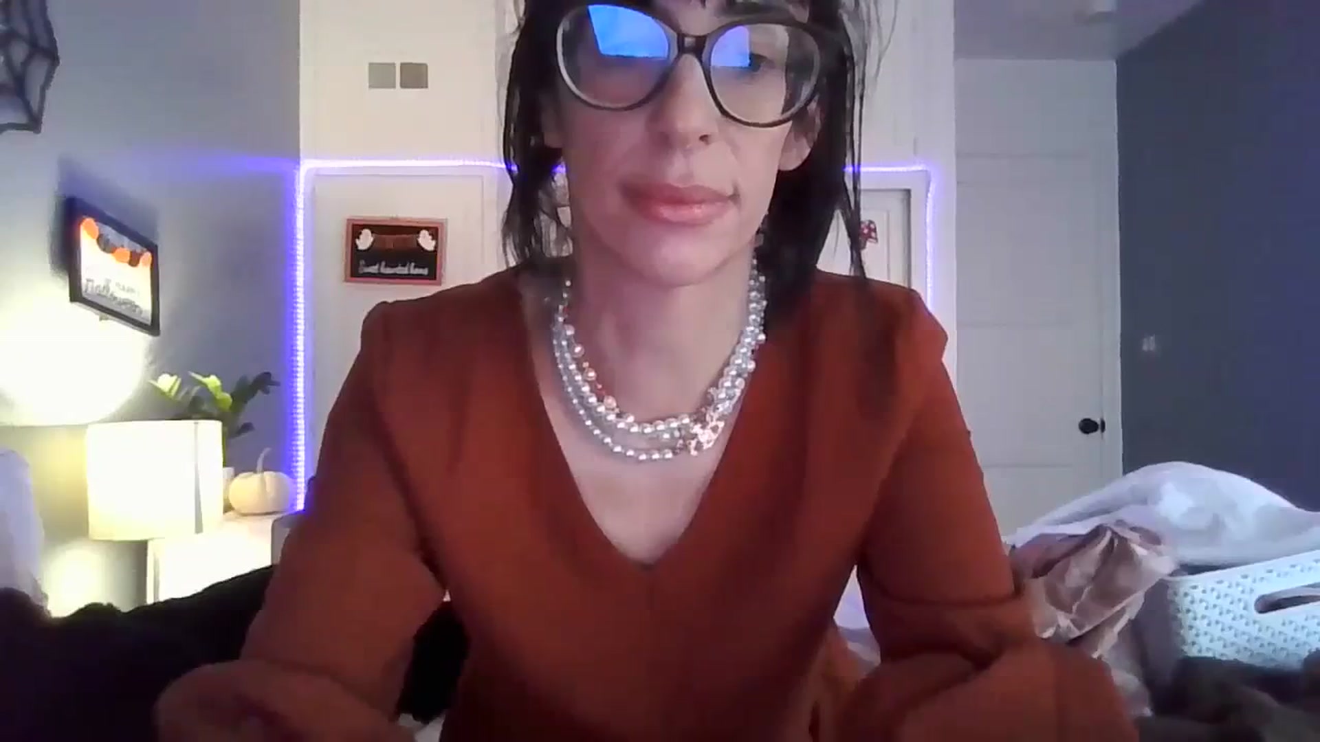 Gallery image thumbnail from Abc123456789's myfreecams stream on, 10/31/2023, 19:11 image 6 of 20