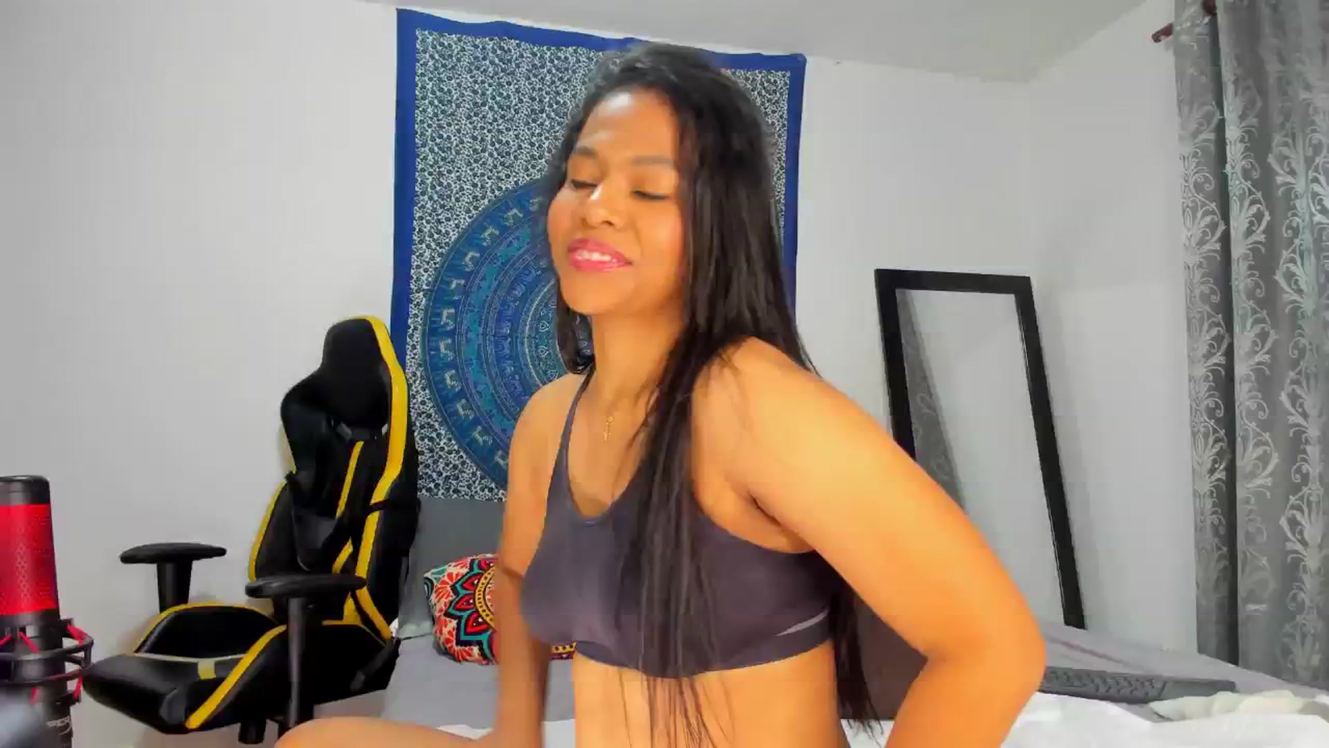 Gallery image thumbnail from Abella01's myfreecams stream on, 06/16/2024, 23:57 image 8 of 20