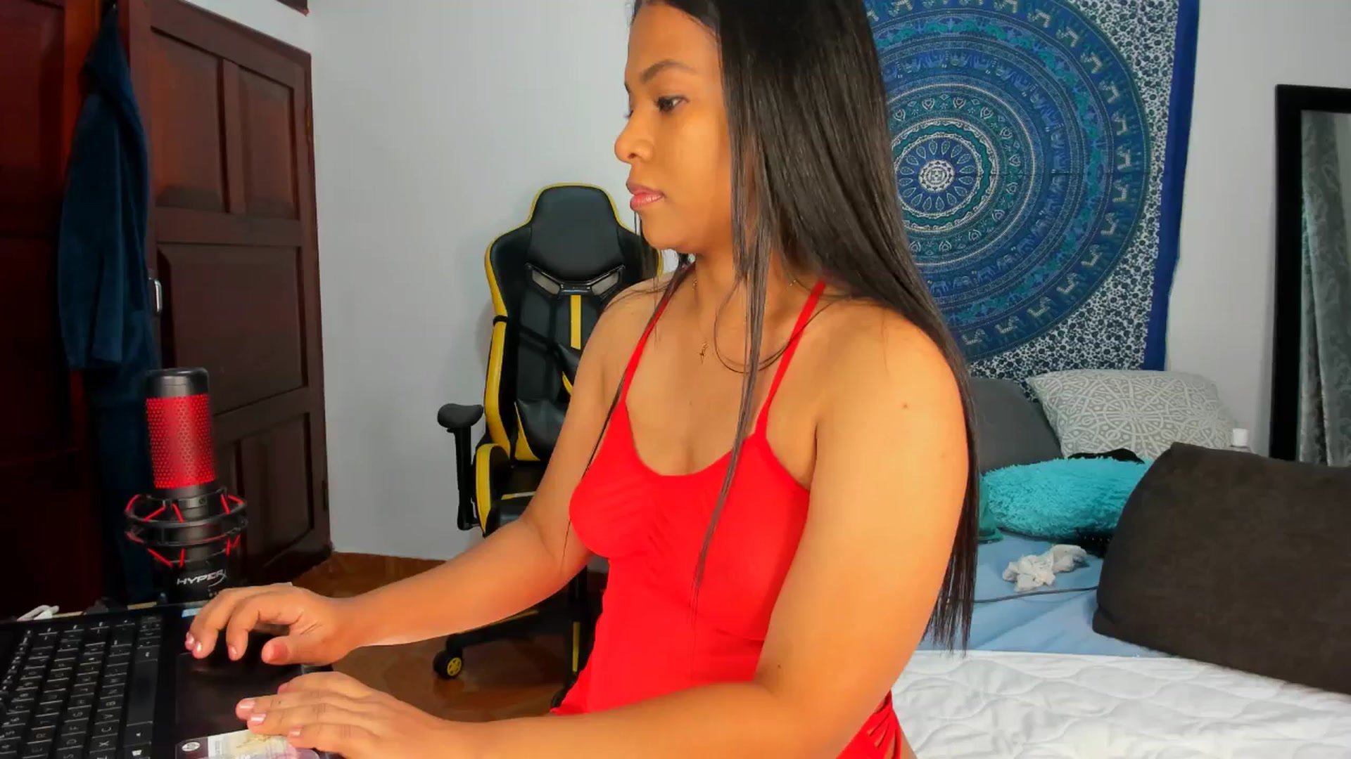 Gallery image thumbnail from Abella01's myfreecams stream on, 07/14/2024, 21:19 image 19 of 20