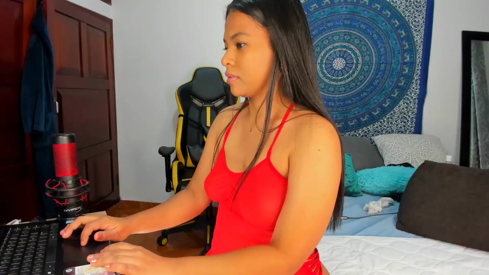 Gallery image thumbnail from Abella01's myfreecams stream on, 07/14/2024, 21:19 image 18 of 20