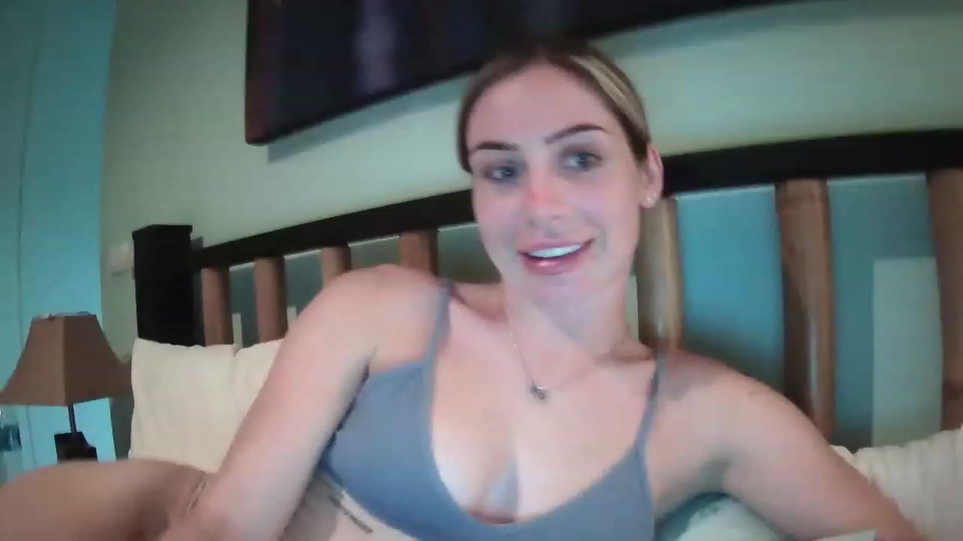 Gallery image thumbnail from Abella_'s myfreecams stream on, 11/20/2022, 03:20 image 12 of 20
