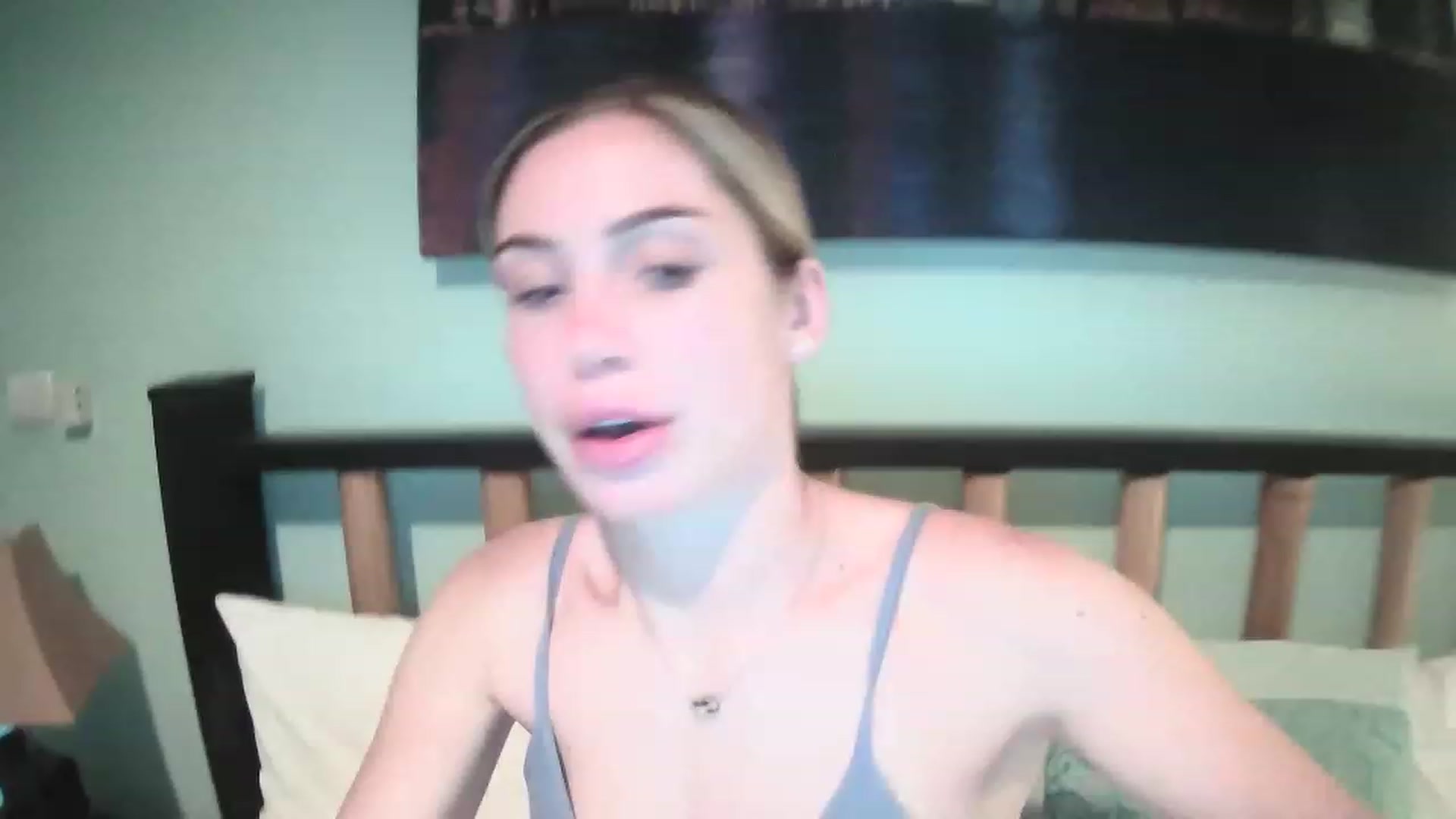 Gallery image thumbnail from Abella_'s myfreecams stream on, 11/20/2022, 03:20 image 5 of 20