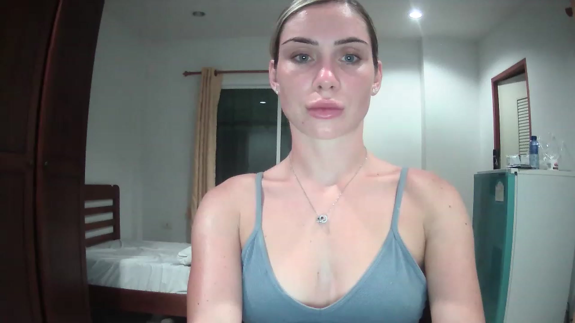 Gallery image thumbnail from Abella_'s myfreecams stream on, 12/02/2022, 13:18 image 12 of 20