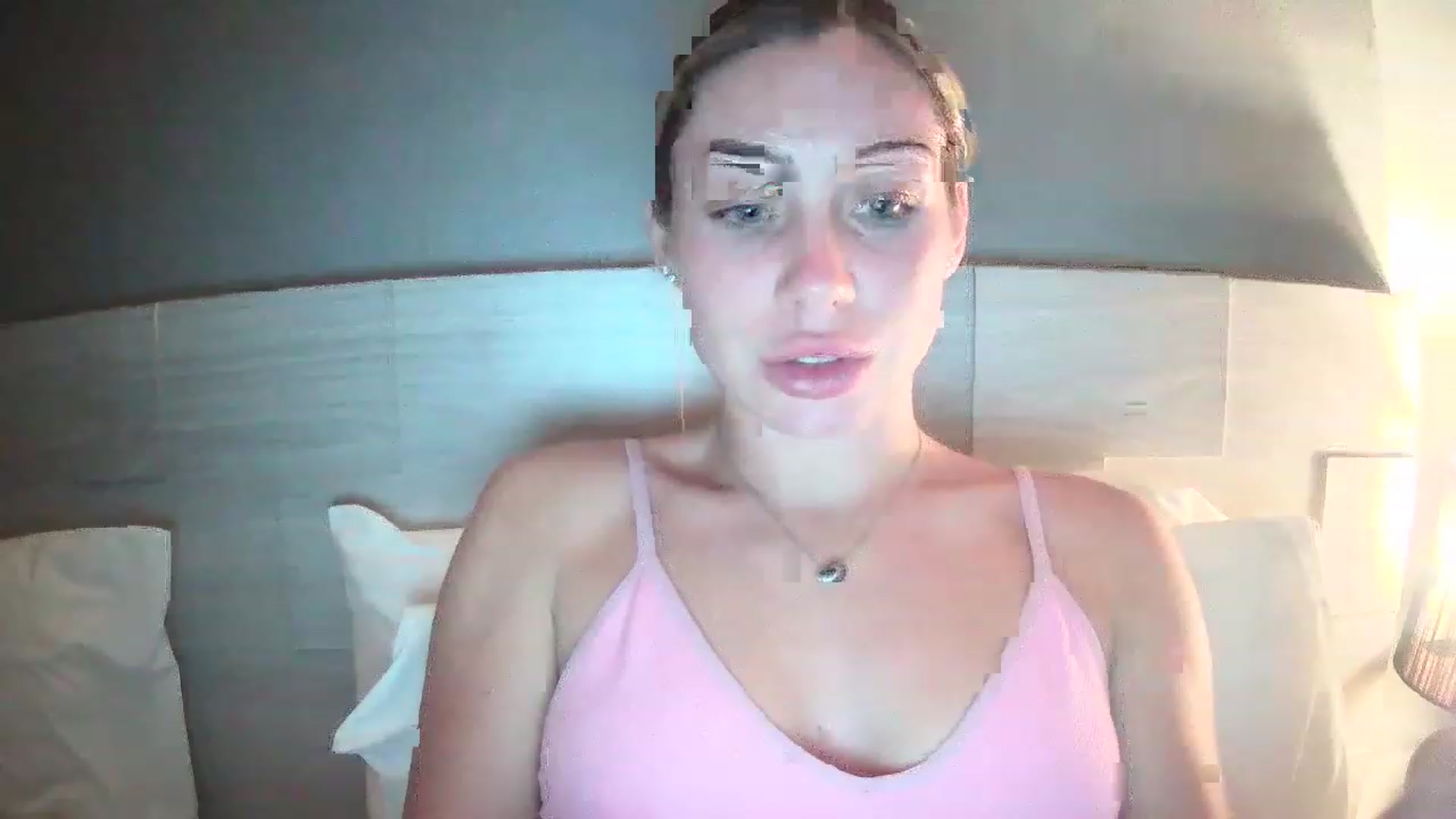 Gallery image thumbnail from Abella_'s myfreecams stream on, 12/05/2022, 15:45 image 14 of 20