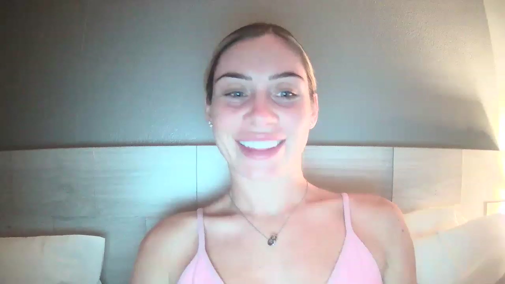 Gallery image thumbnail from Abella_'s myfreecams stream on, 12/05/2022, 15:45 image 7 of 20