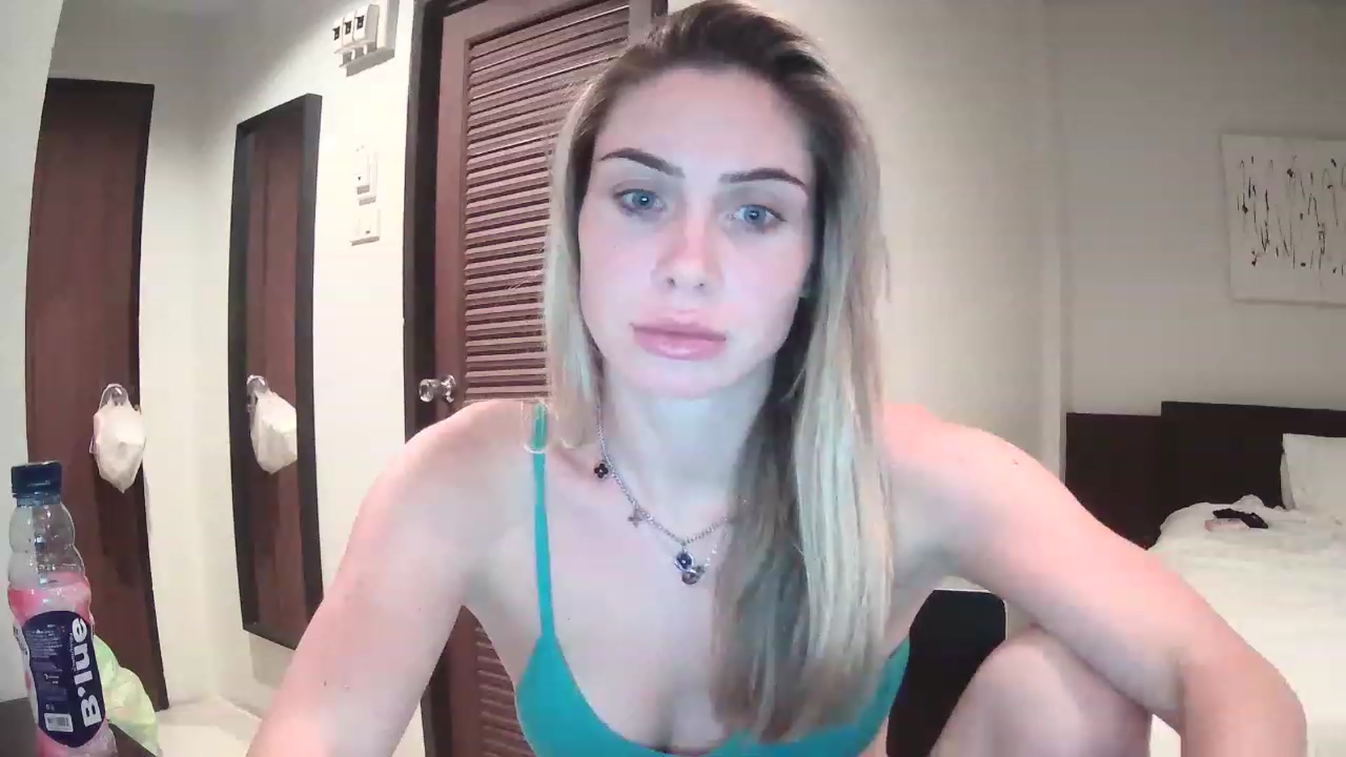 Gallery image thumbnail from Abella_'s myfreecams stream on, 12/11/2022, 13:01 image 13 of 20