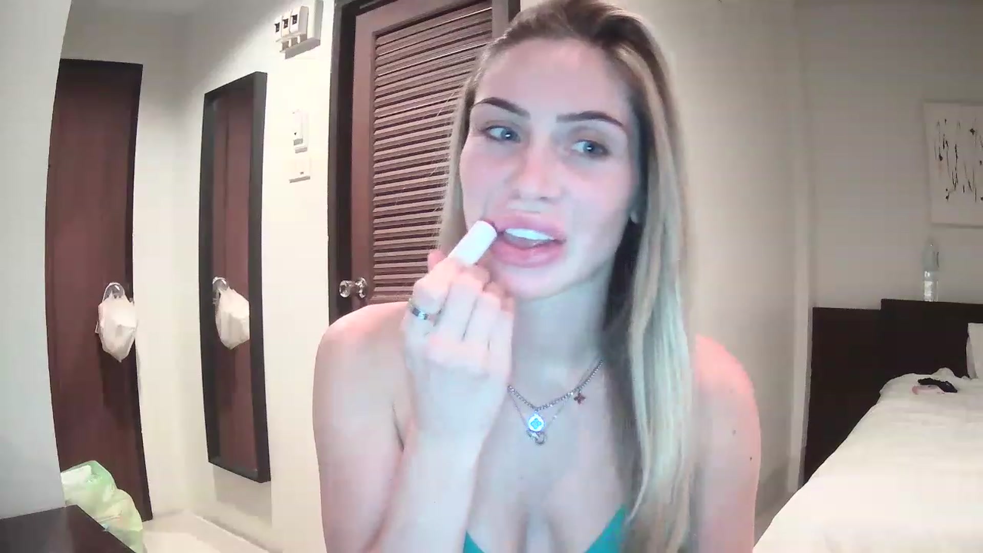 Gallery image thumbnail from Abella_'s myfreecams stream on, 12/11/2022, 13:01 image 8 of 20