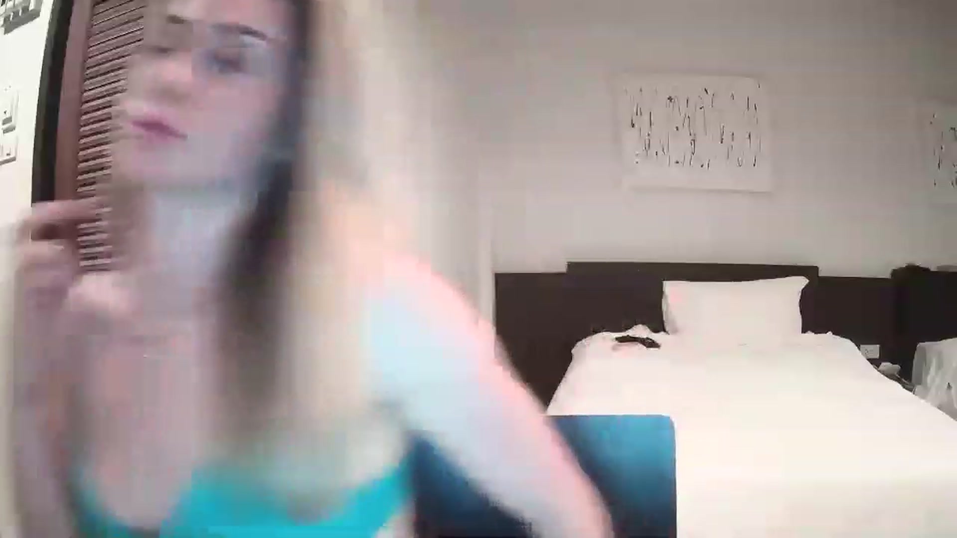 Gallery image thumbnail from Abella_'s myfreecams stream on, 12/11/2022, 14:25 image 14 of 20