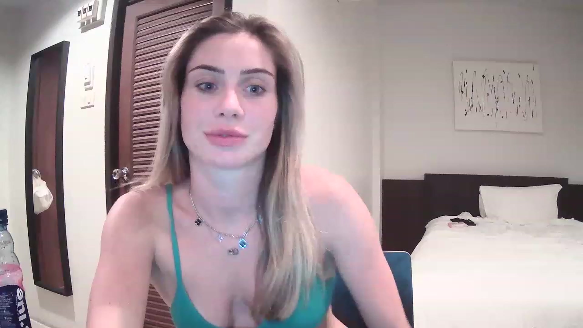 Gallery image thumbnail from Abella_'s myfreecams stream on, 12/11/2022, 14:25 image 3 of 20