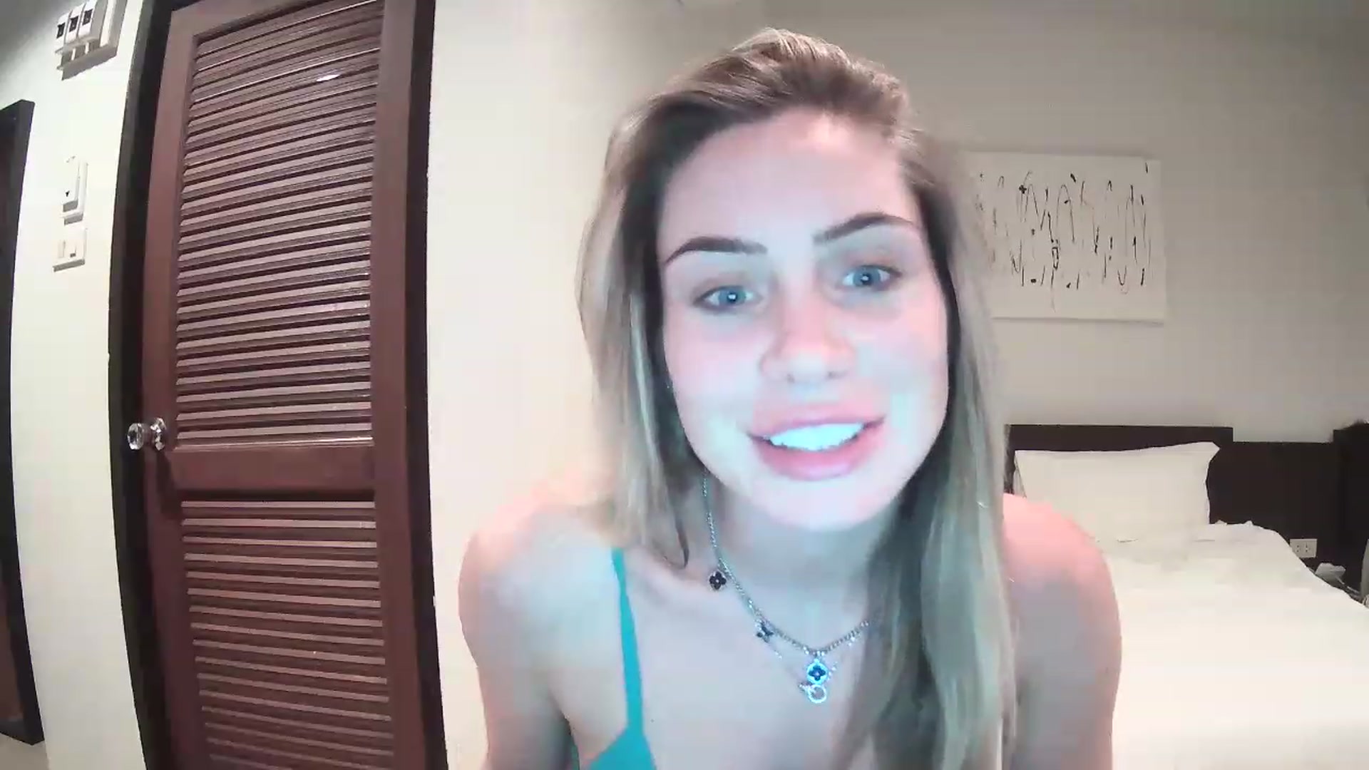 Gallery image thumbnail from Abella_'s myfreecams stream on, 12/11/2022, 14:25 image 8 of 20