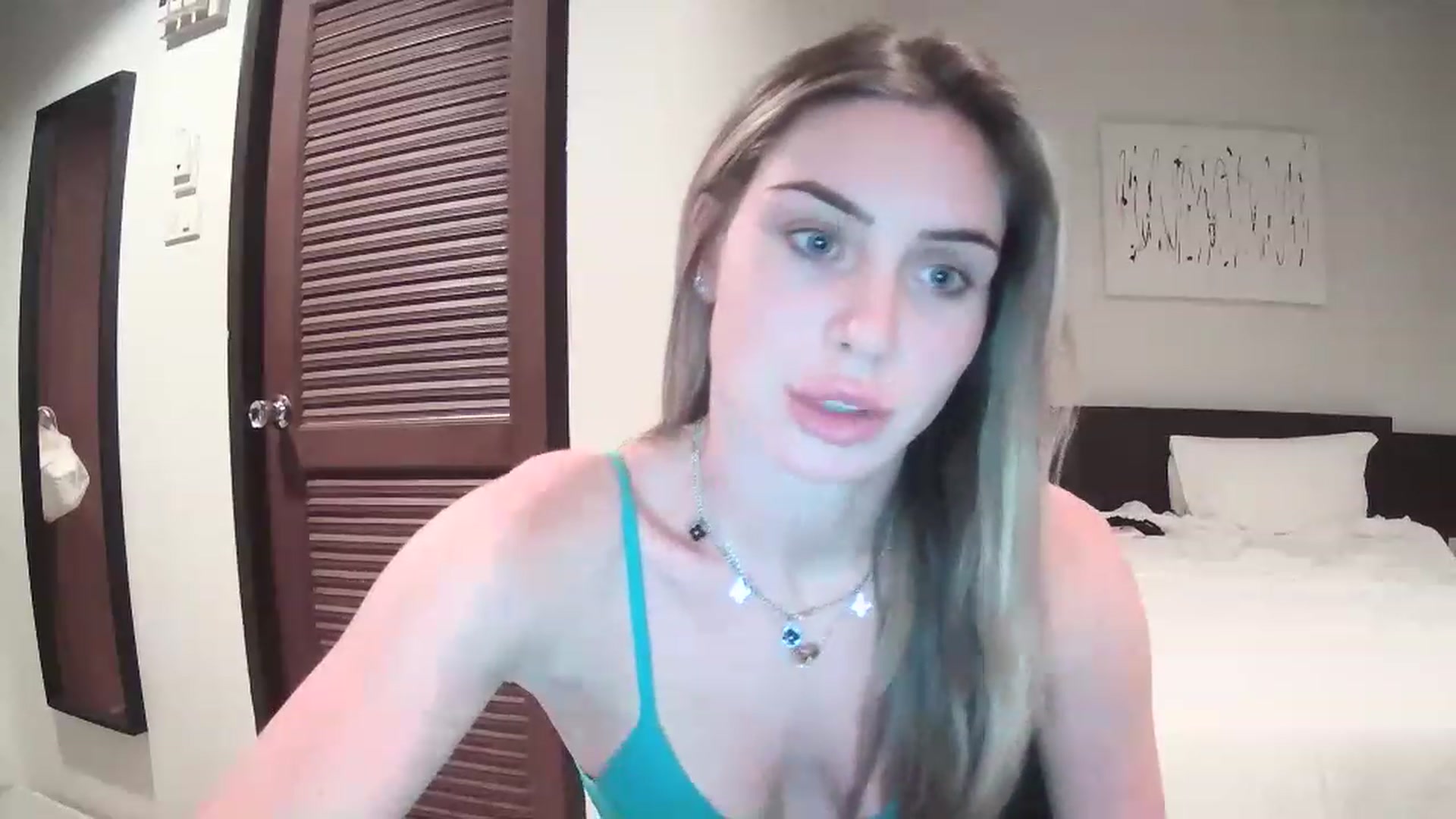 Gallery image thumbnail from Abella_'s myfreecams stream on, 12/11/2022, 14:25 image 18 of 20