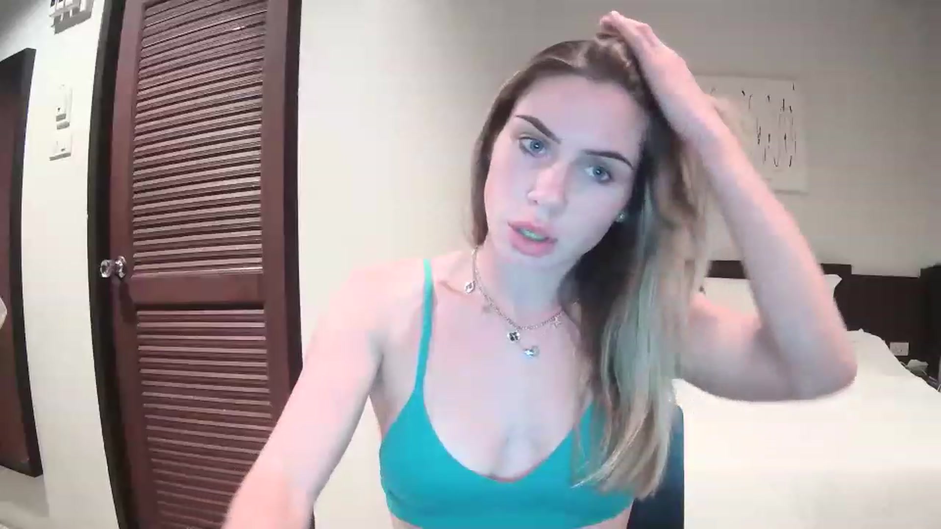 Gallery image thumbnail from Abella_'s myfreecams stream on, 12/11/2022, 14:25 image 15 of 20