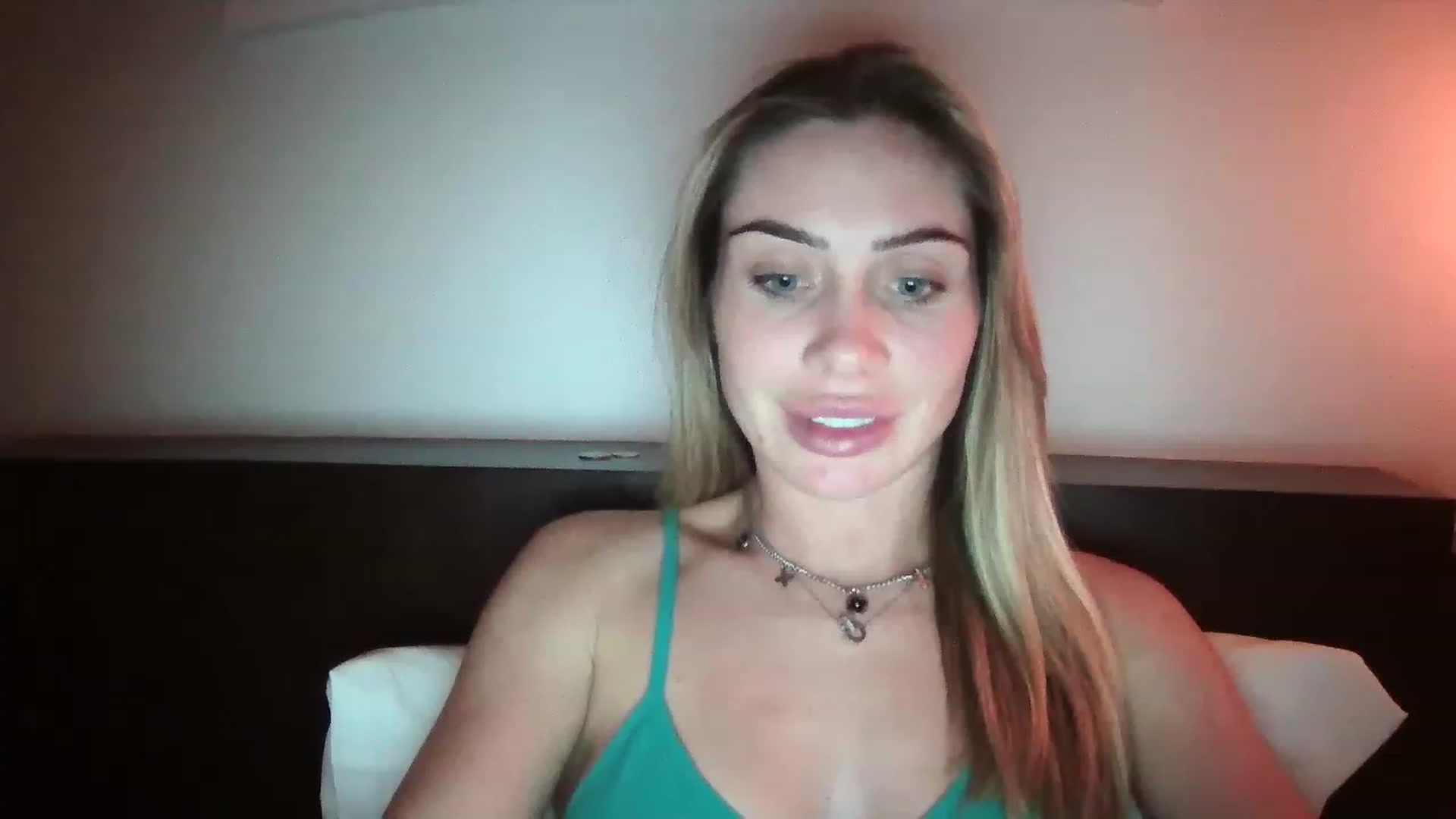 Gallery image thumbnail from Abella_'s myfreecams stream on, 12/11/2022, 15:11 image 1 of 20
