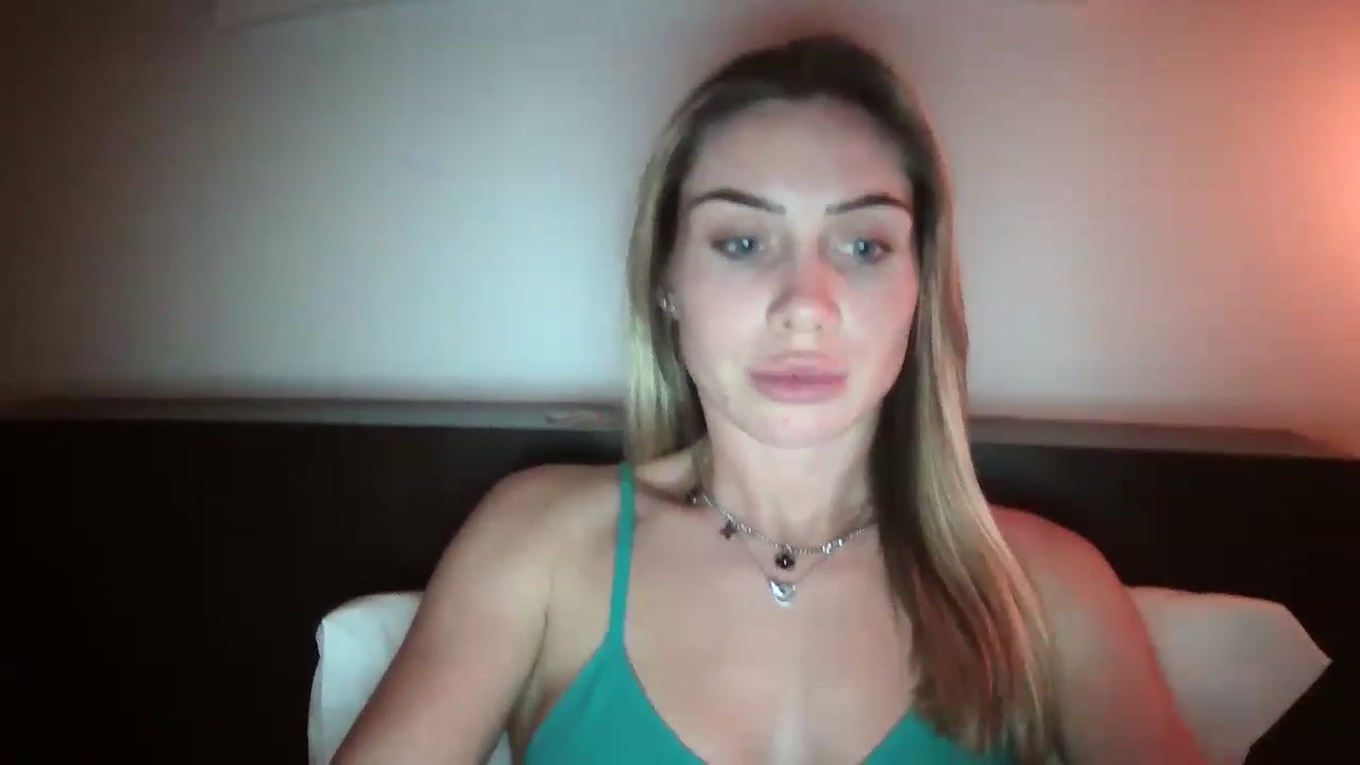 Gallery image thumbnail from Abella_'s myfreecams stream on, 12/11/2022, 15:11 image 5 of 20