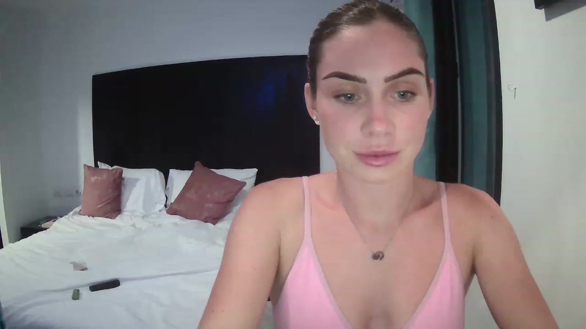 Gallery image thumbnail from Abella_'s myfreecams stream on, 12/19/2022, 13:49 image 8 of 20