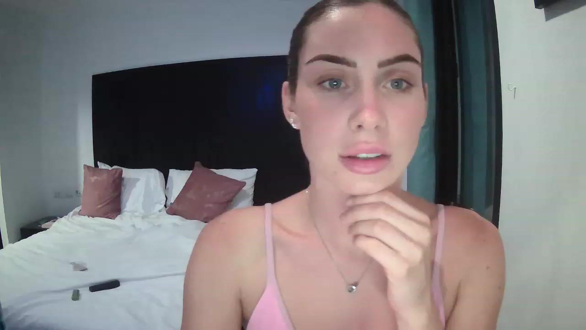 Gallery image thumbnail from Abella_'s myfreecams stream on, 12/19/2022, 13:49 image 7 of 20