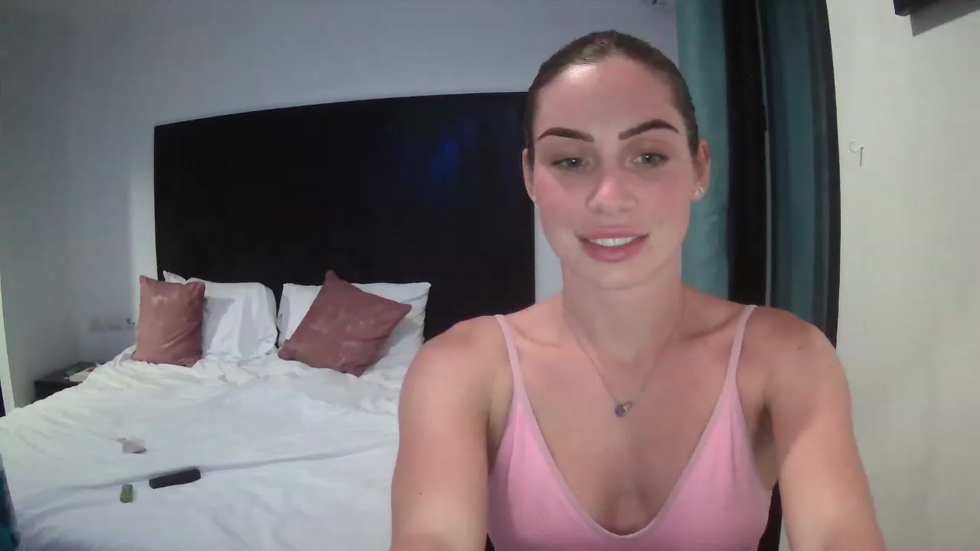 Gallery image thumbnail from Abella_'s myfreecams stream on, 12/19/2022, 13:49 image 16 of 20